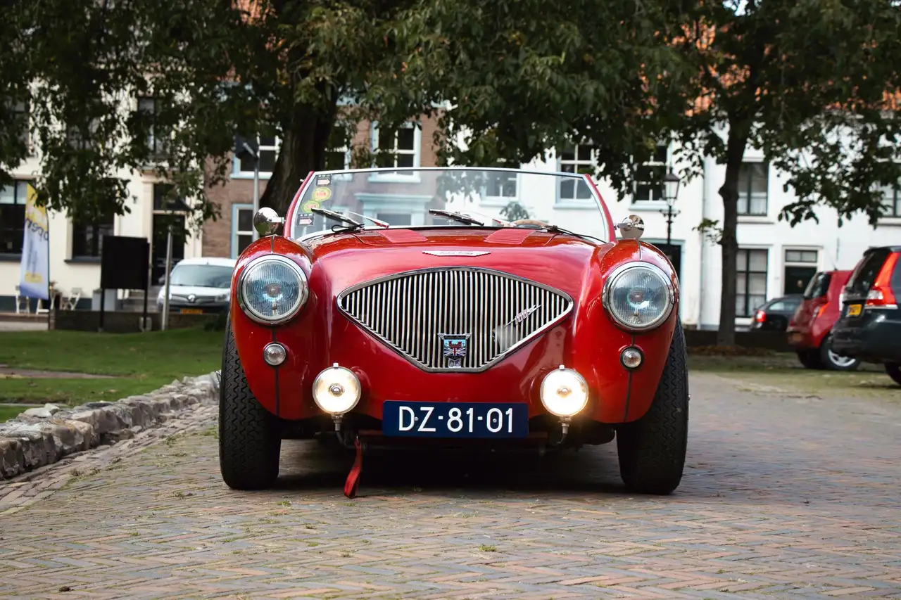 Austin-healey 100M | Is not a factory-built 100M (, foto 3
