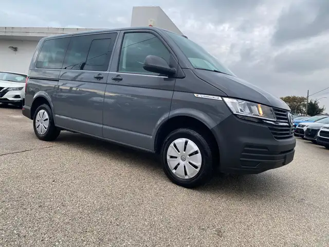 Volkswagen T6.1 Caravelle 2.0 TDi 110Cv PC 9 POSTI TrendLine