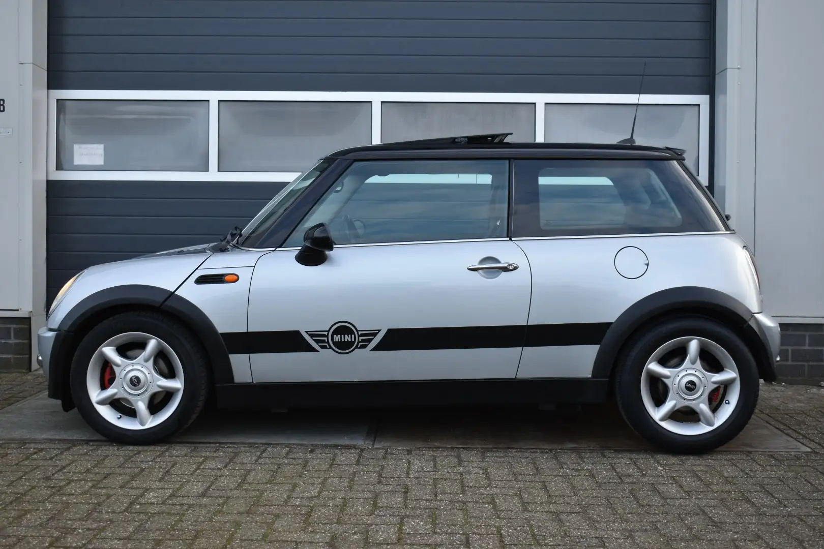 MINI Cooper Mini 1.6 Chili pano/navi Grau - 2