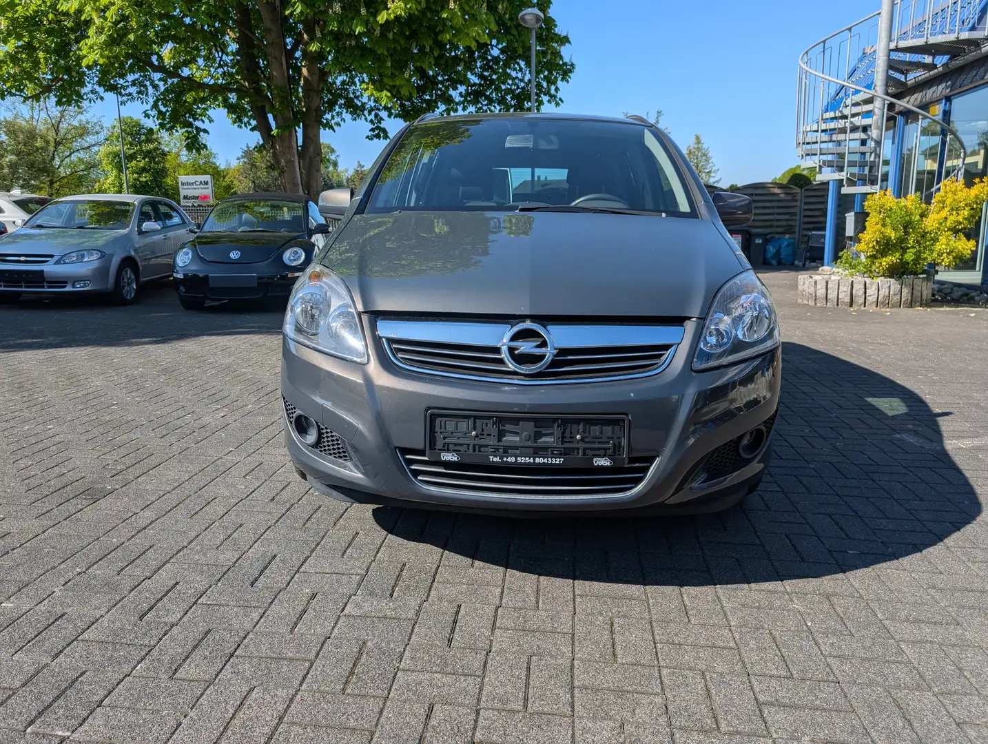 Opel Zafira Family Plus Grau - 2