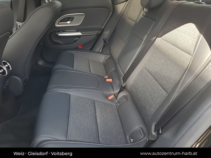 Mercedes-Benz CLA 250 + — photo 20