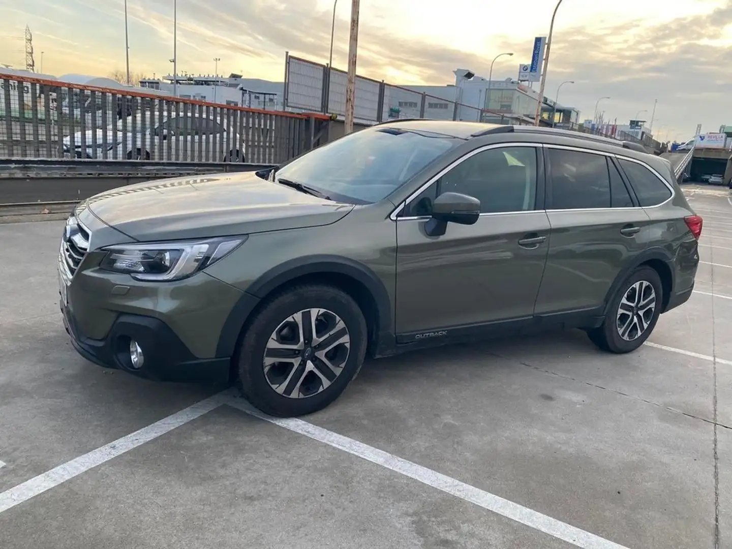 Subaru OUTBACK 2.5i Sport CVT Lineartronic Grün - 2