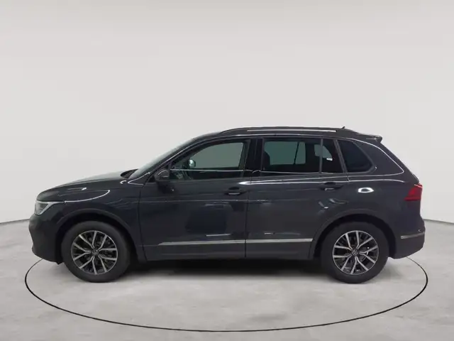 Volkswagen Tiguan view 6