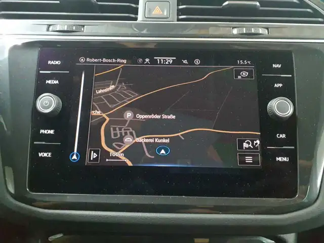 Volkswagen Tiguan view 12