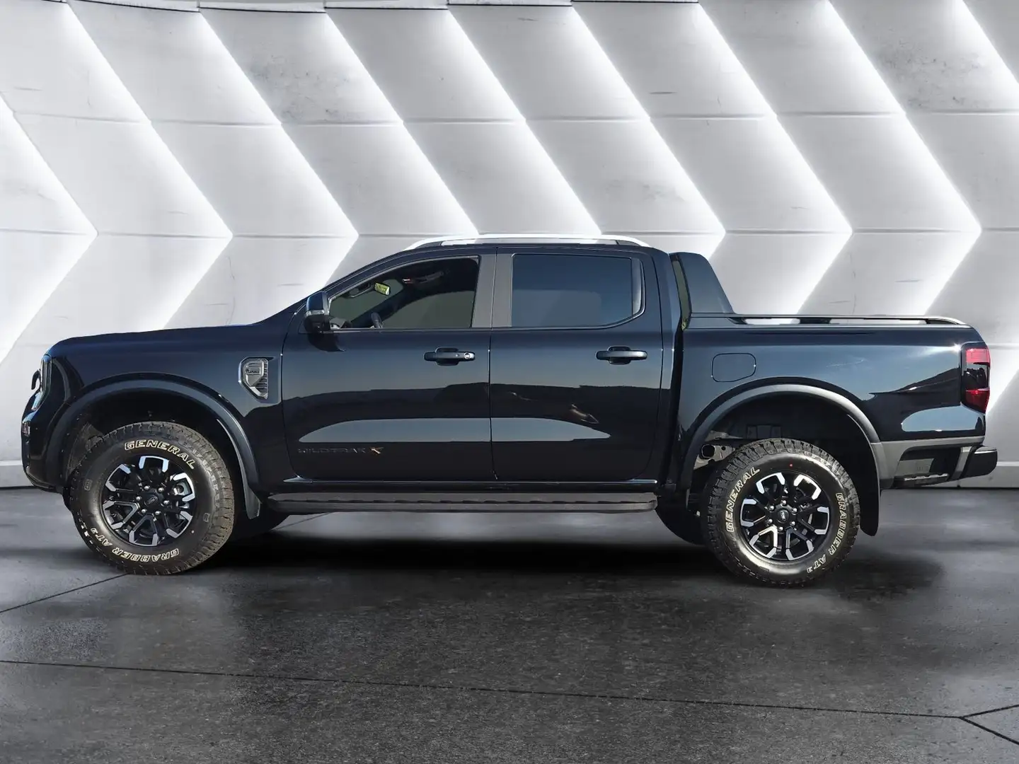 Ford Ranger Wildtrak X *inkl. Rollo* **ALL BLACK** Schwarz - 2