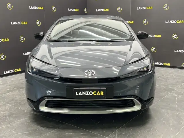 Toyota Prius view 2