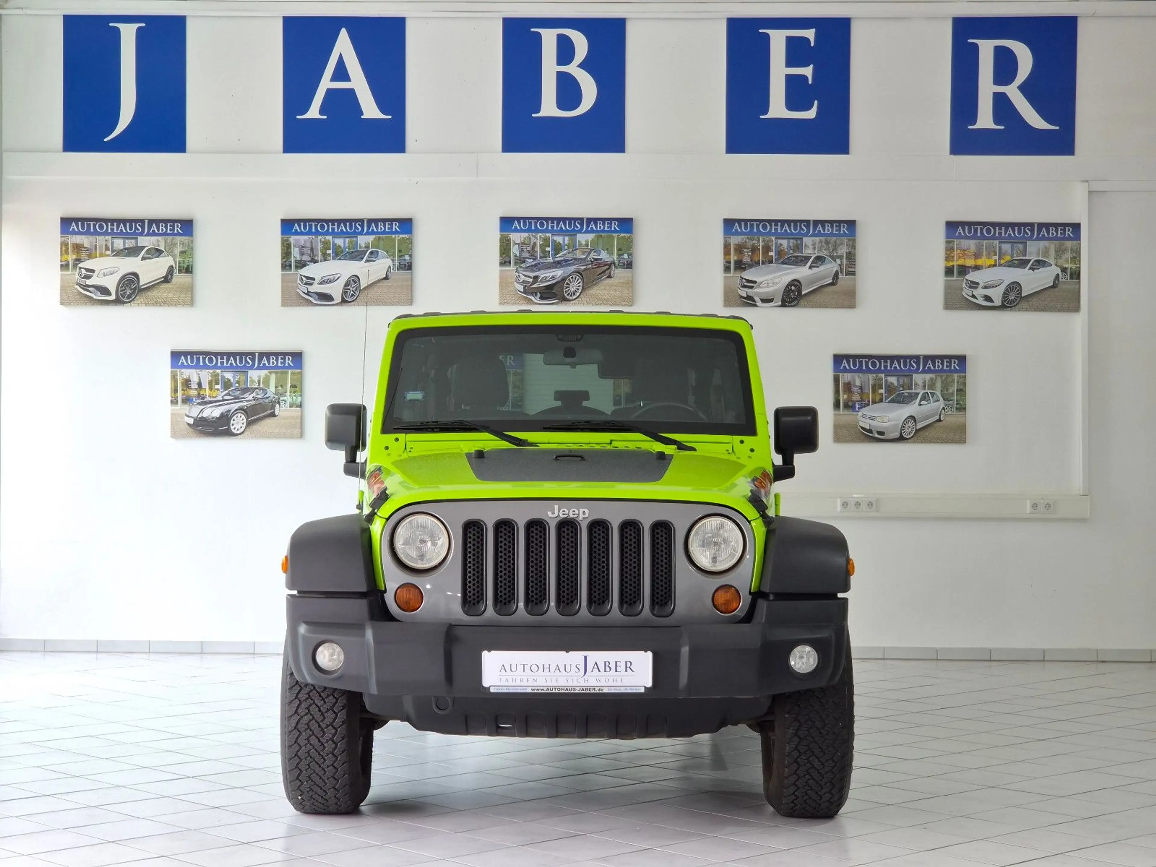 Jeep Wrangler Unlimited Mountain 1.HD SHZ — photo 2