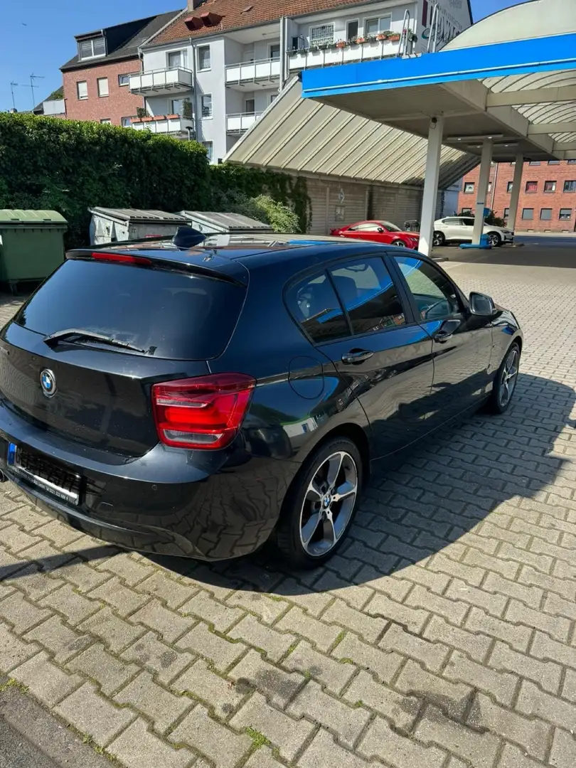 BMW 118 xdrive Schwarz - 2