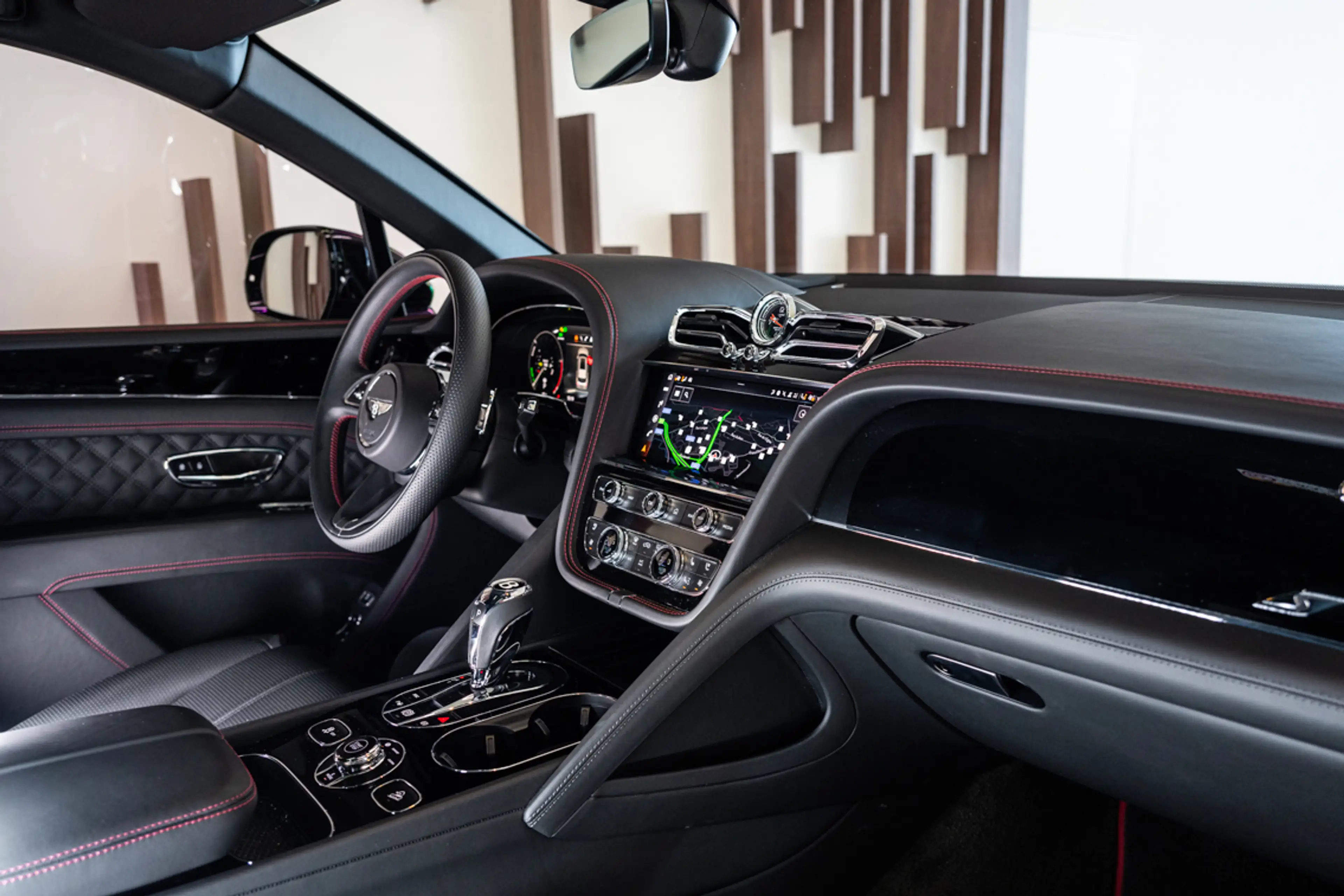 Bentley Bentayga Bentayga 3.0 Turbo V6 PHEV S — photo 7