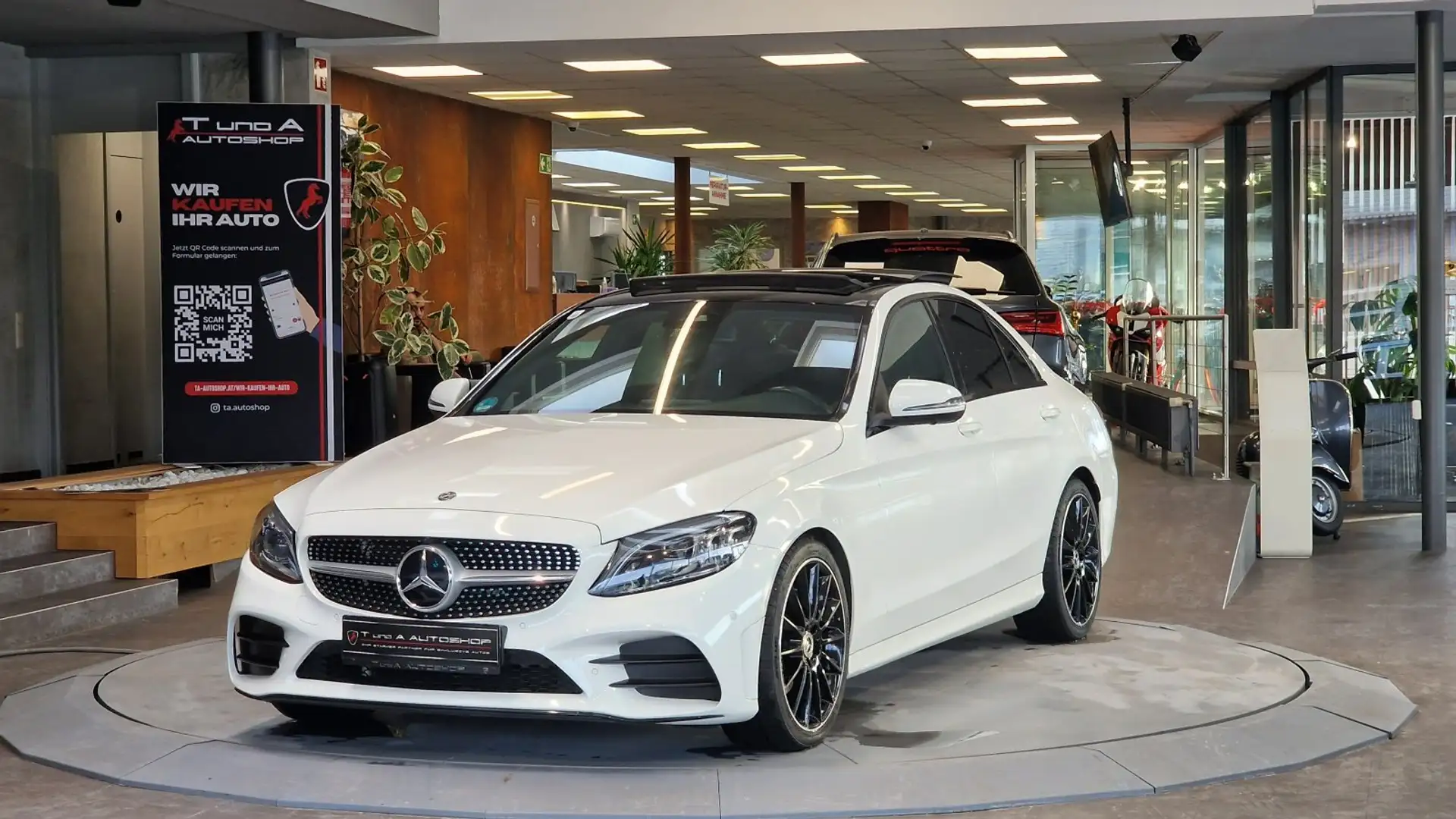 Mercedes-Benz C 220 d AMG-Paket Aut. *Pano*360°*Burmester*19Zoll* Weiß - 2