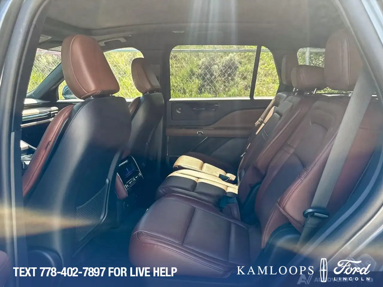 Lincoln Aviator снимка Lincoln Aviator