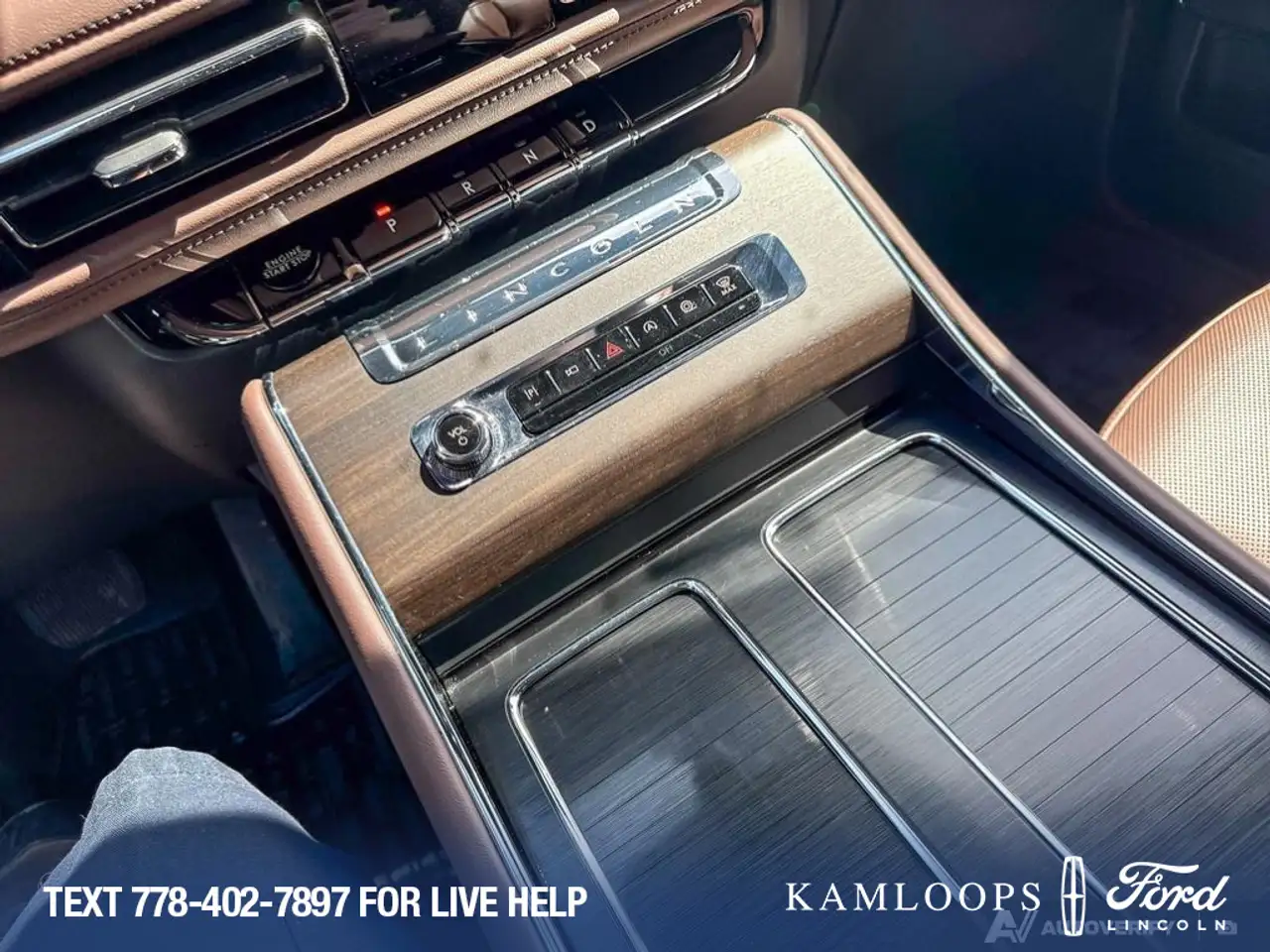 Lincoln Aviator снимка Lincoln Aviator