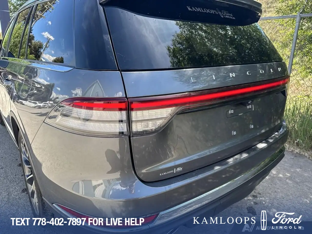 Lincoln Aviator снимка Lincoln Aviator