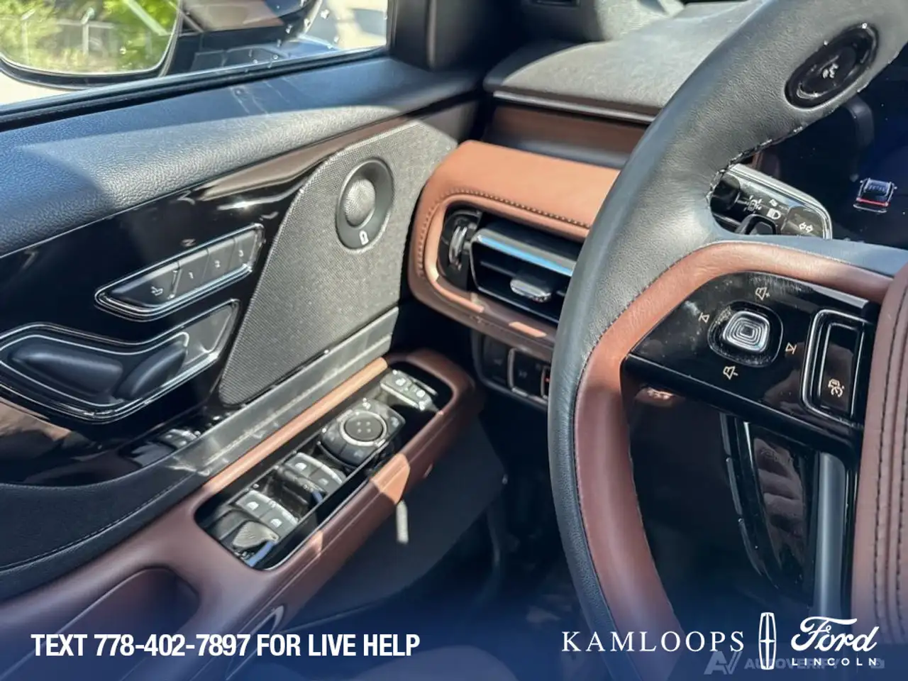 Lincoln Aviator снимка Lincoln Aviator