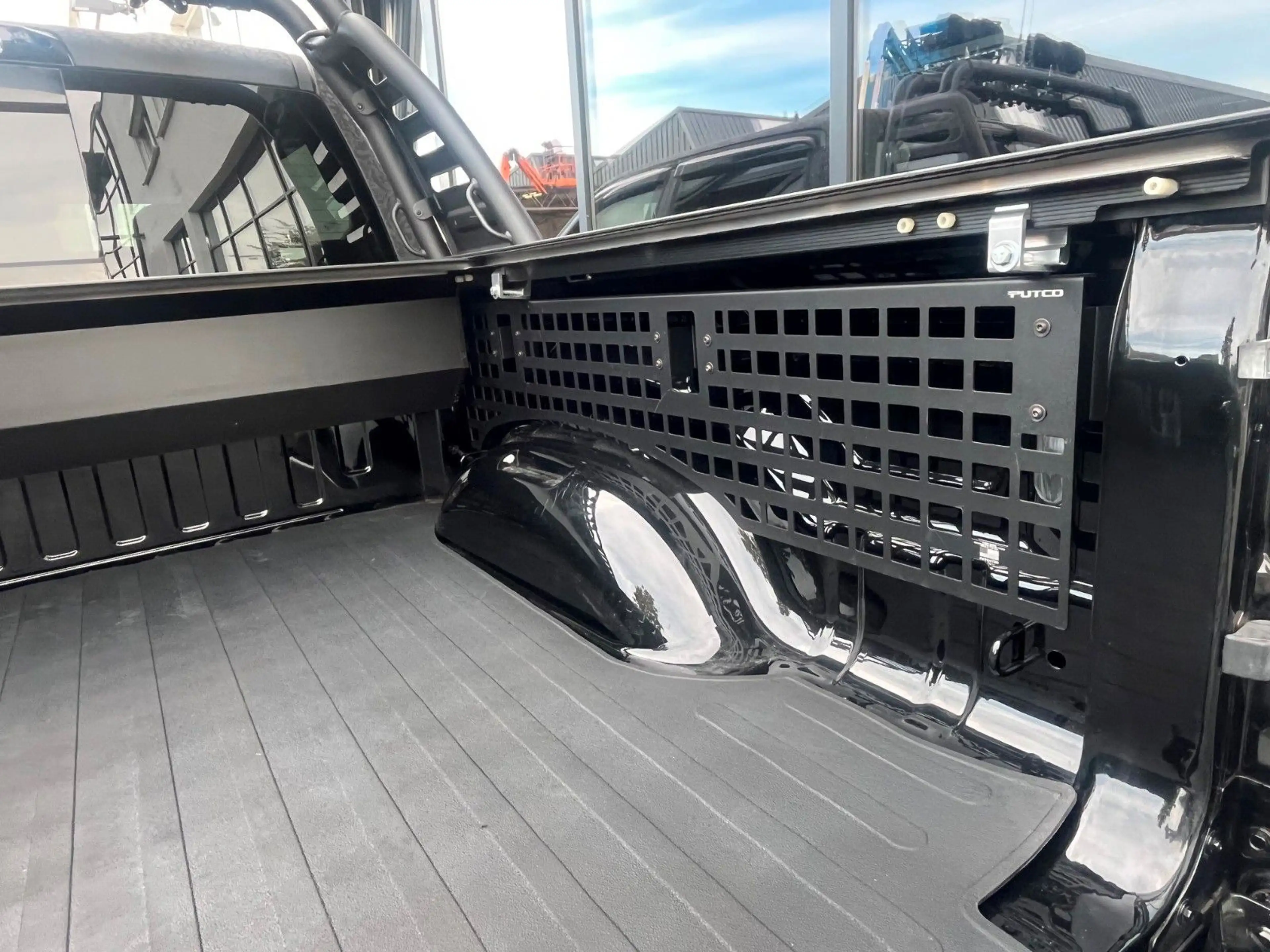 Dodge RAM 1500 TRX Crew Cab 1 Hand — photo 10