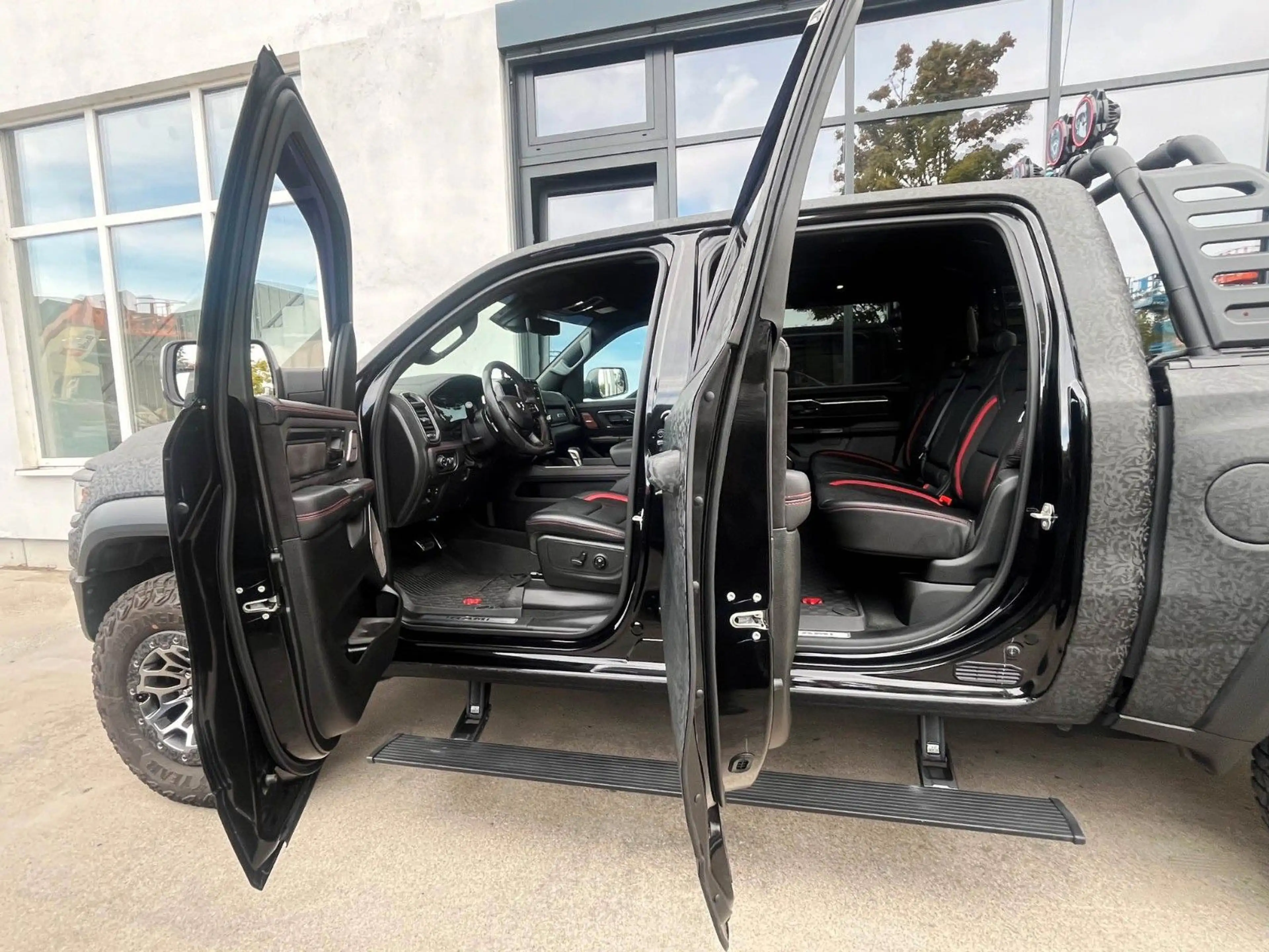 Dodge RAM 1500 TRX Crew Cab 1 Hand — photo 15