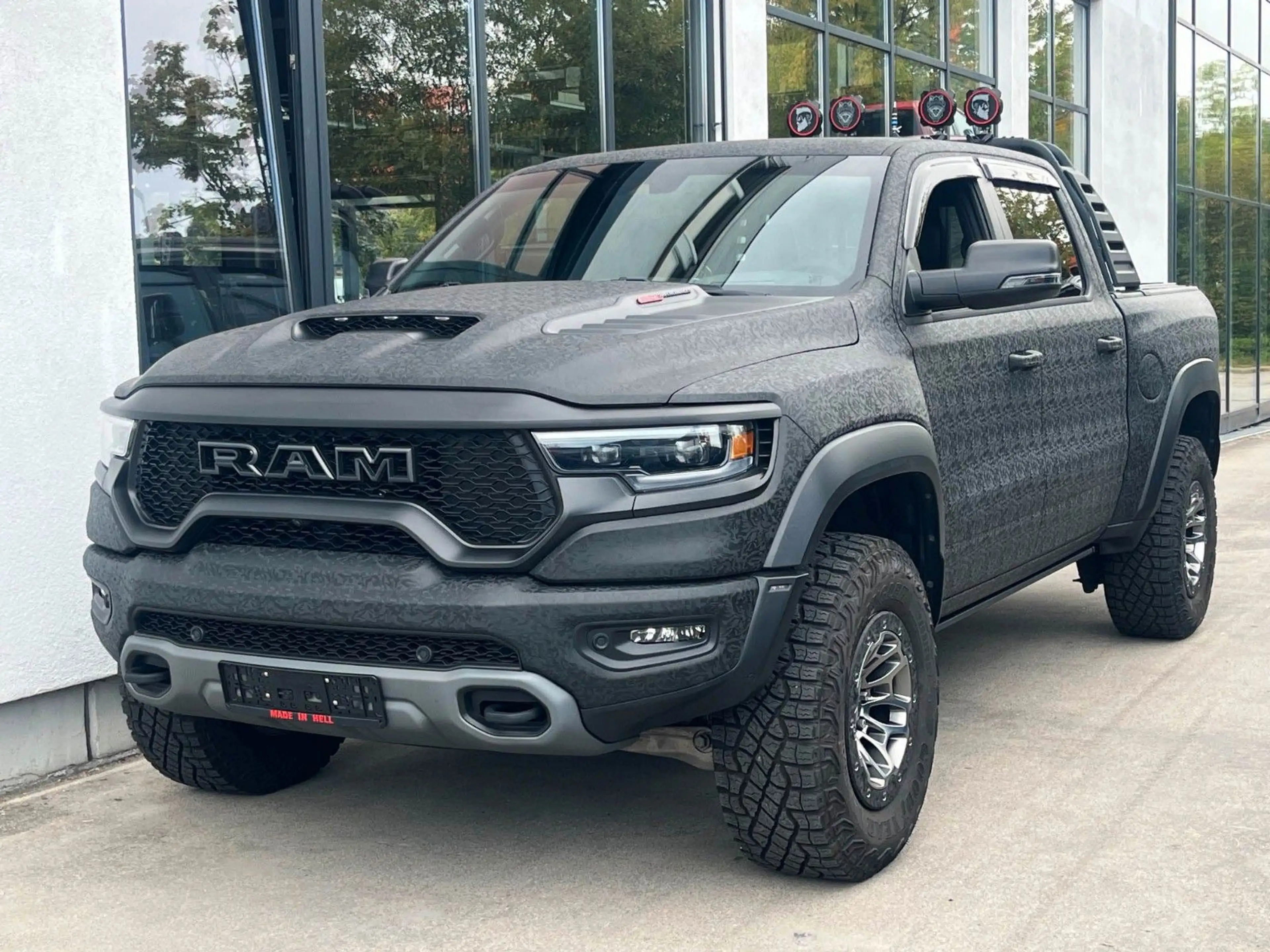 Dodge RAM 1500 TRX Crew Cab 1 Hand