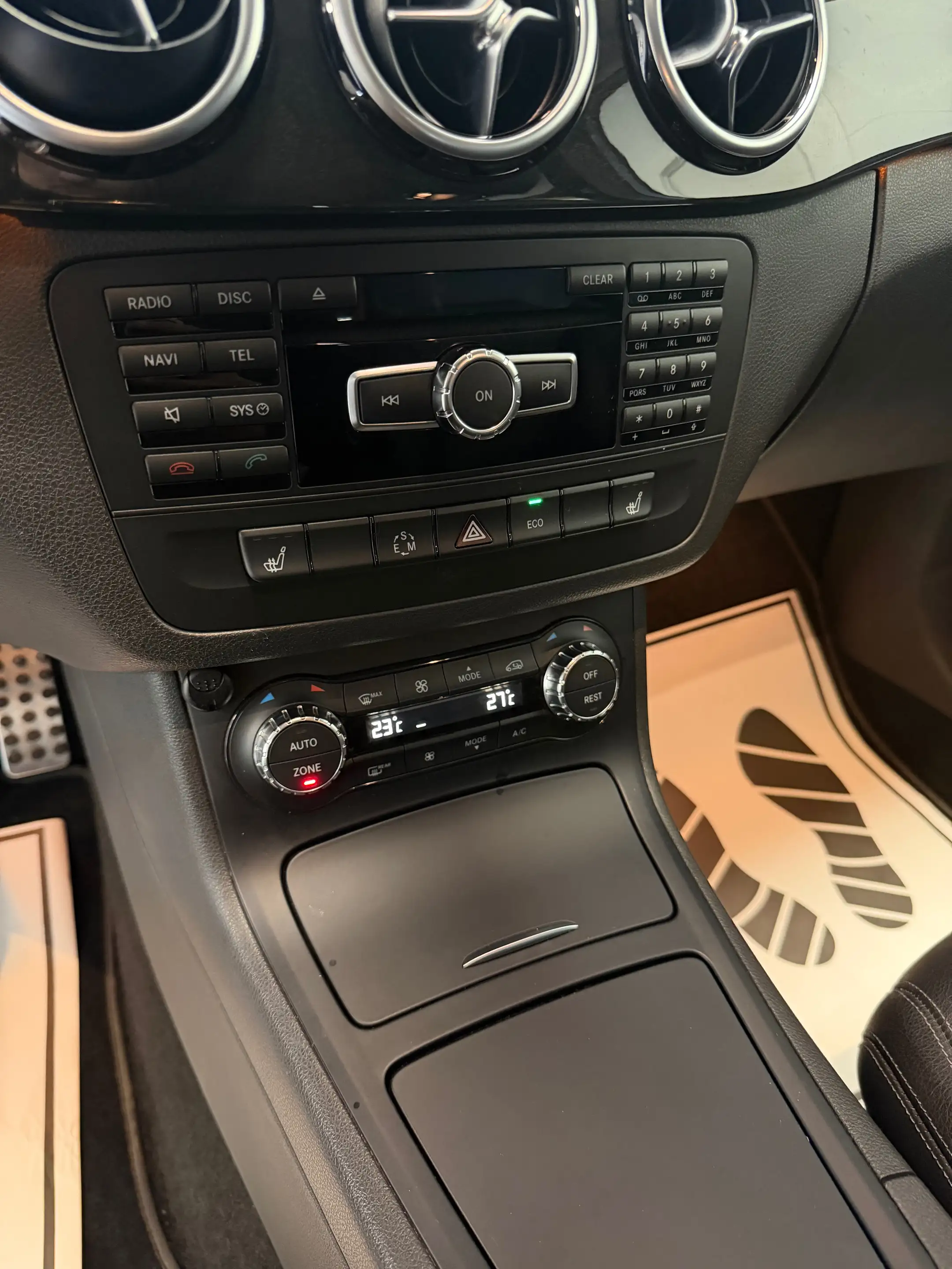 Mercedes-Benz B 180 B Klasse 1 Jaar Garantie — photo 15