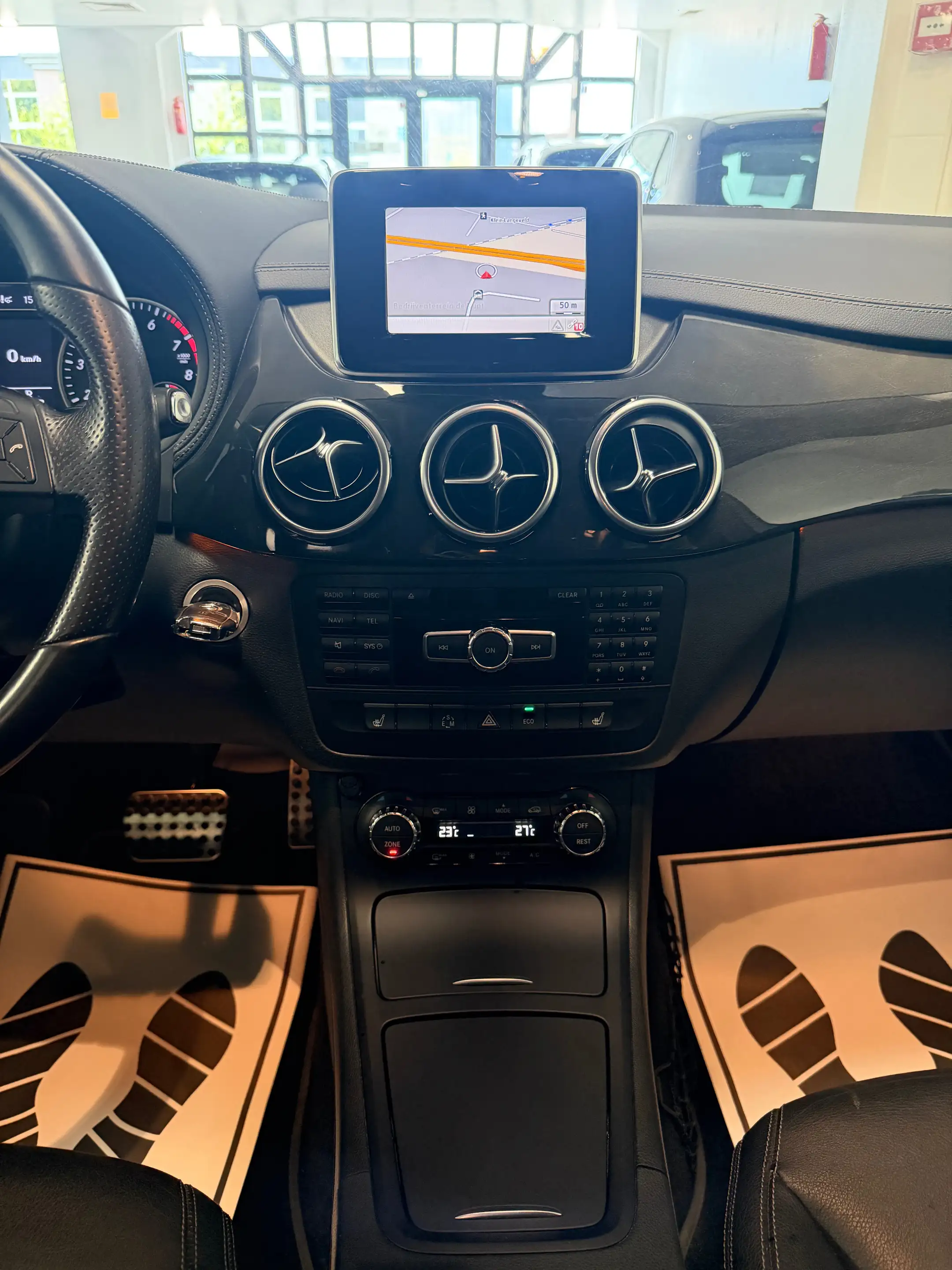 Mercedes-Benz B 180 B Klasse 1 Jaar Garantie — photo 9