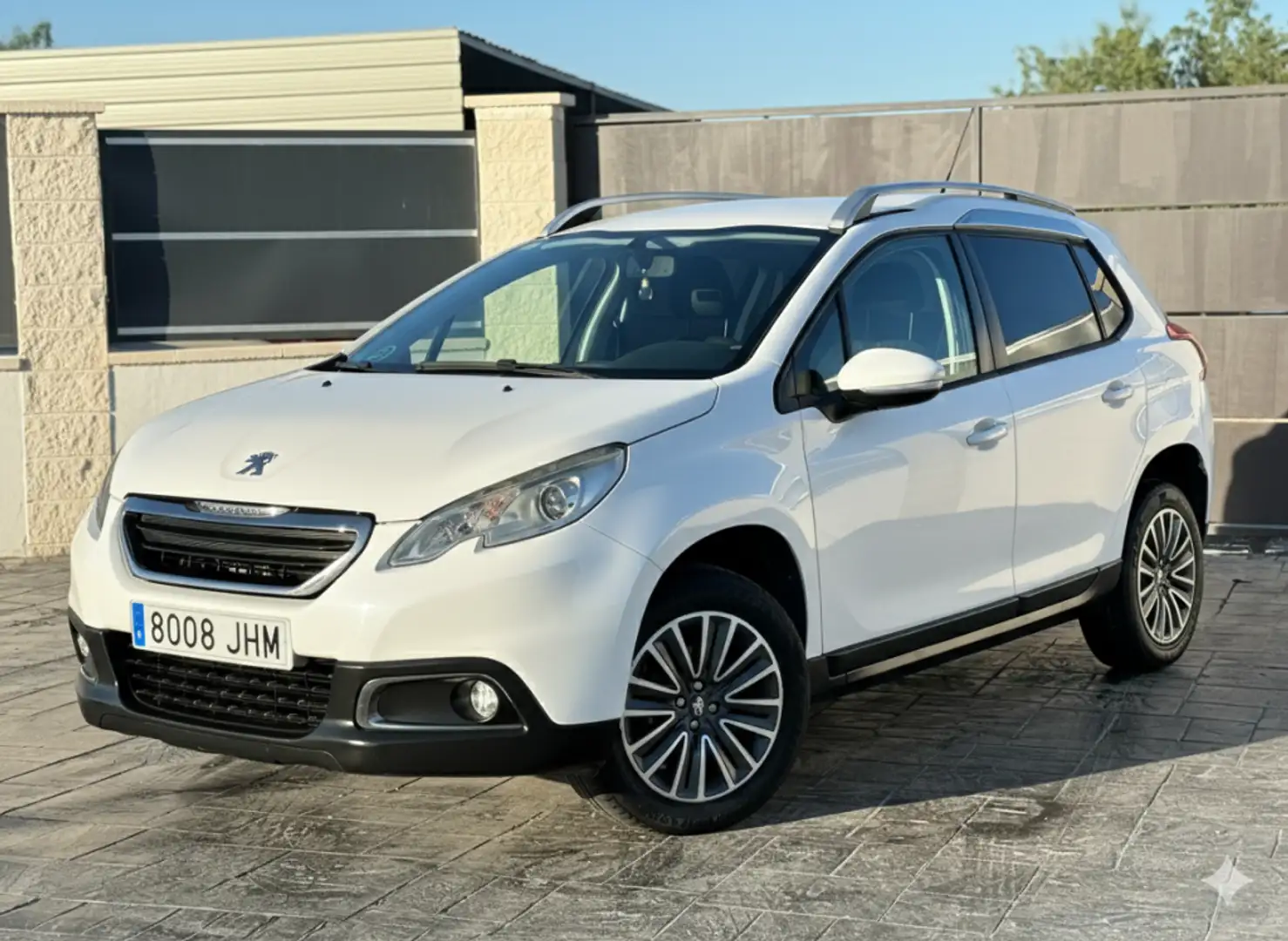 Peugeot 2008 1.2 VTI PureTech Active Blanc - 1