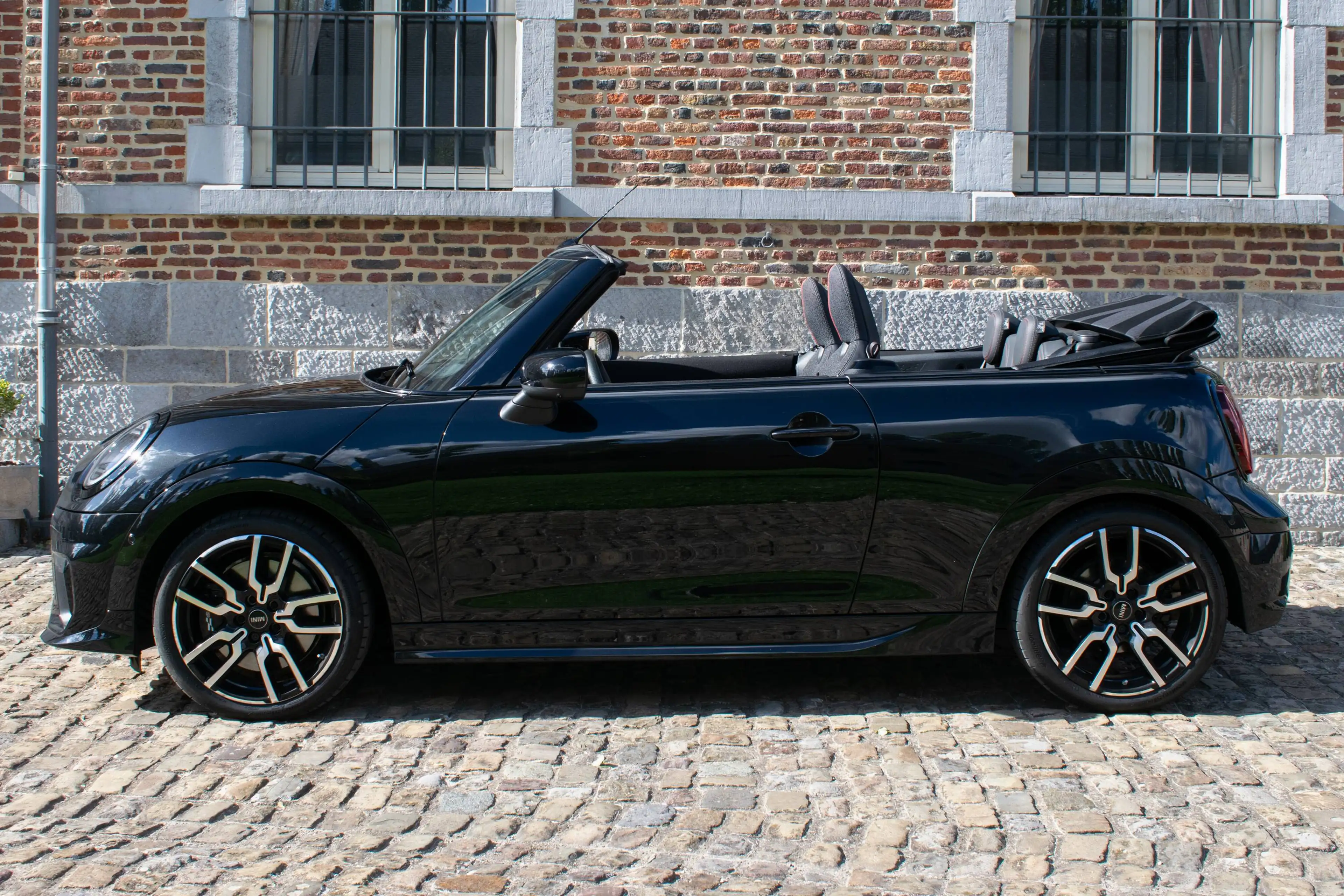 MINI Cooper C Cabrio Trim John Cooper Works, Pack XL, Driving Assistant Plus. — photo 5