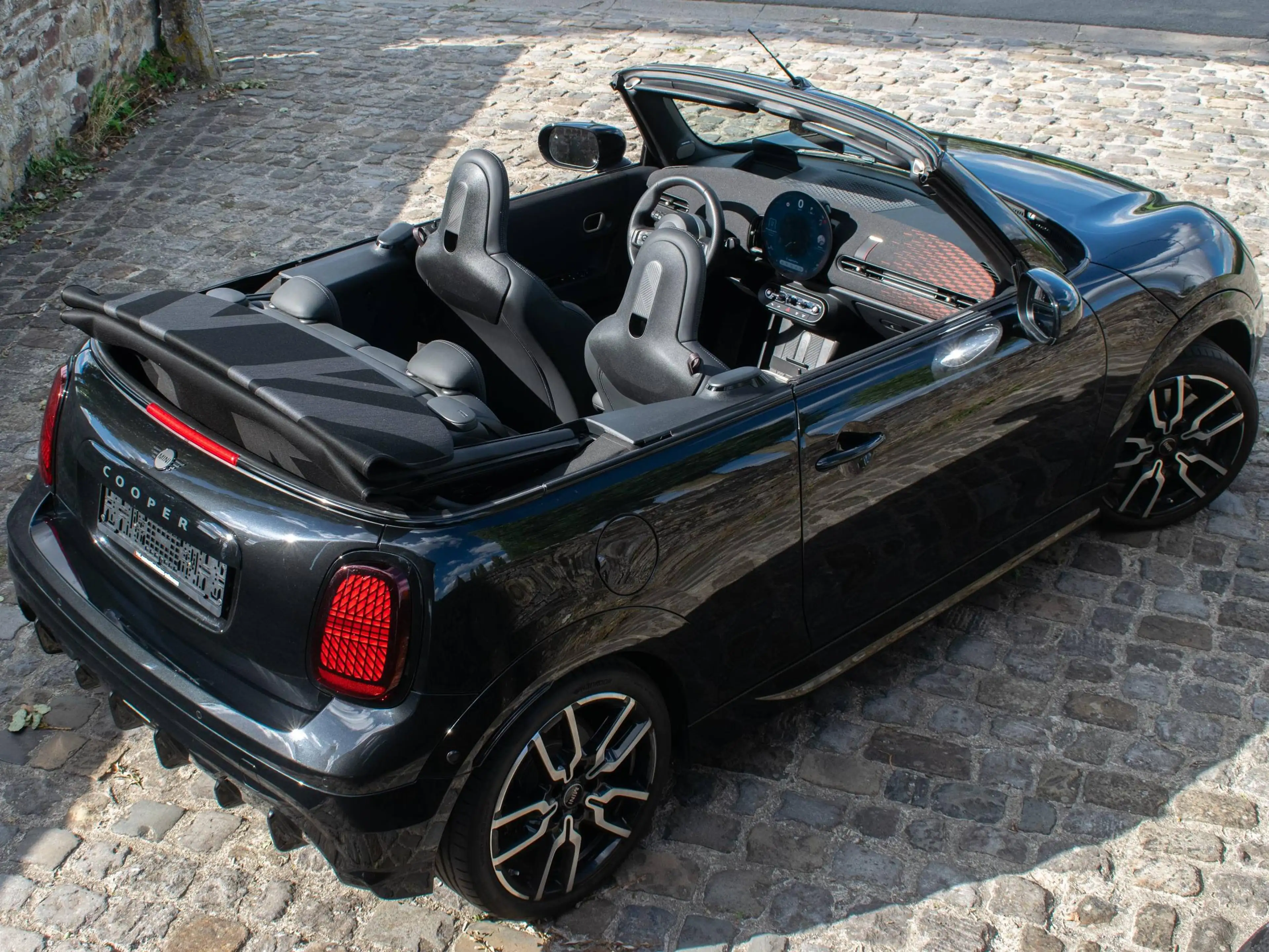 MINI Cooper C Cabrio Trim John Cooper Works, Pack XL, Driving Assistant Plus. — photo 9