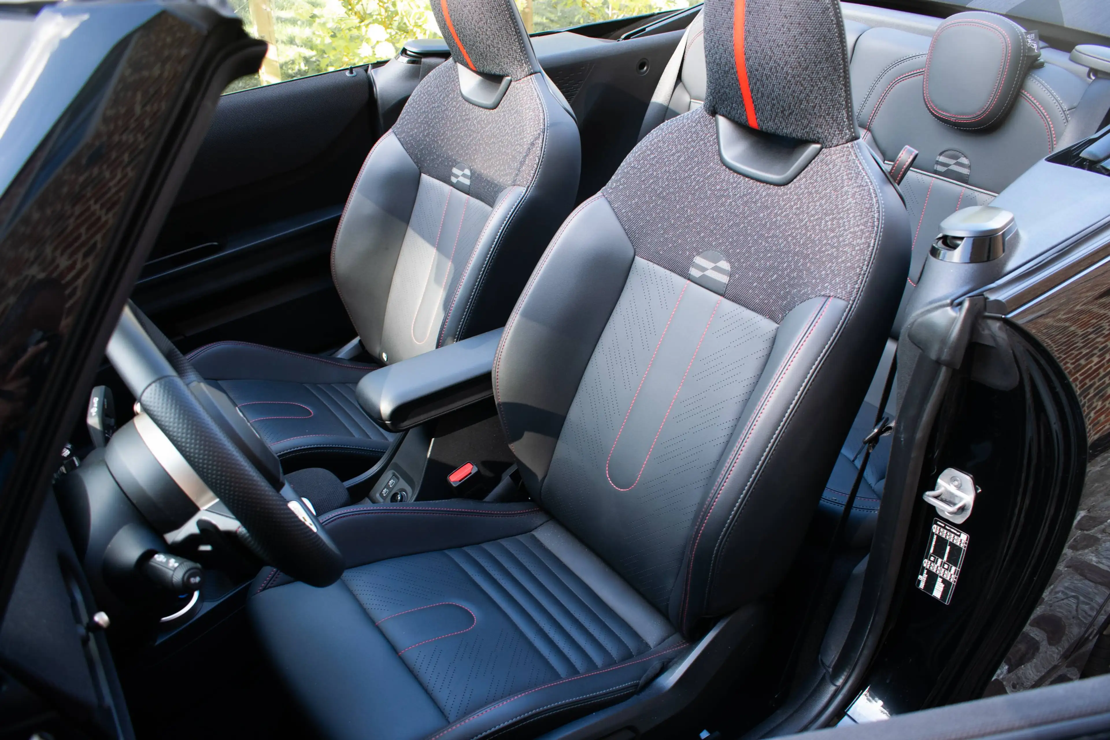 MINI Cooper C Cabrio Trim John Cooper Works, Pack XL, Driving Assistant Plus. — photo 11