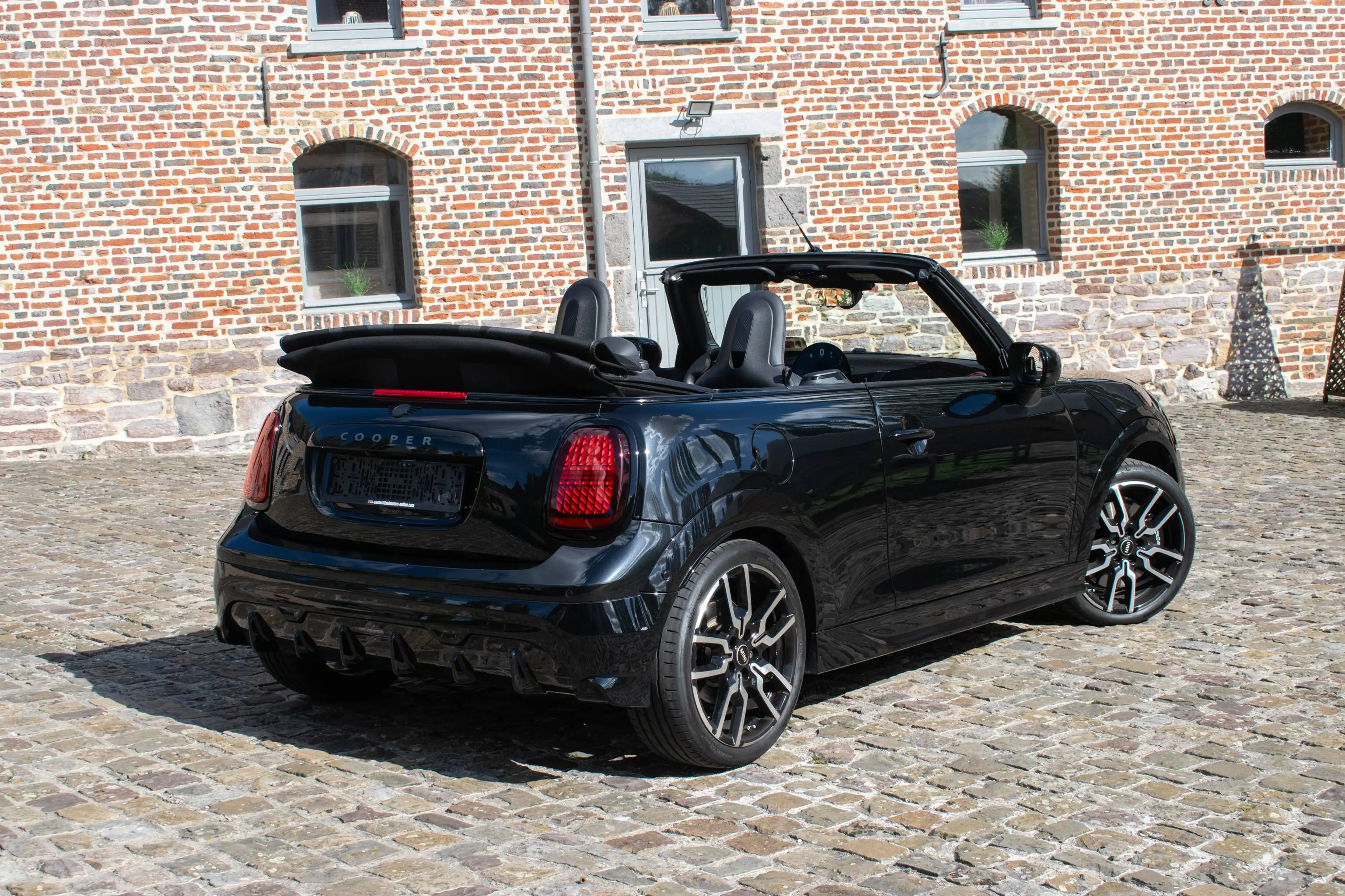 MINI Cooper C Cabrio Trim John Cooper Works, Pack XL, Driving Assistant Plus. — photo 7