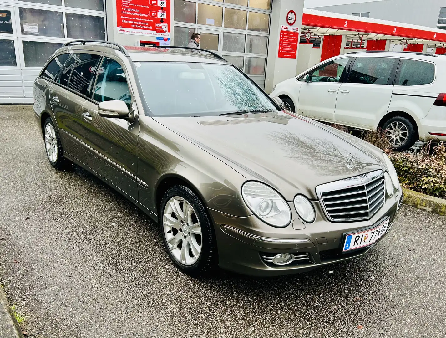 Mercedes-Benz E 280 T Avantgarde 4MATIC CDI Aut. - 1