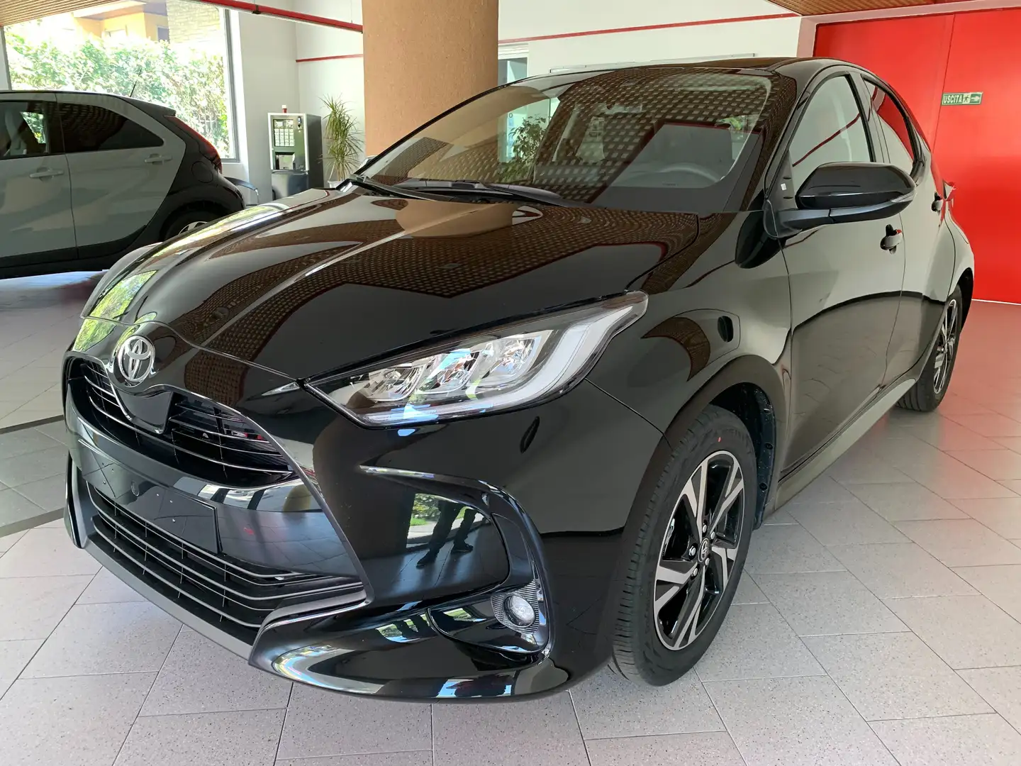 Toyota Yaris 1.5 Hybrid Noir - 2
