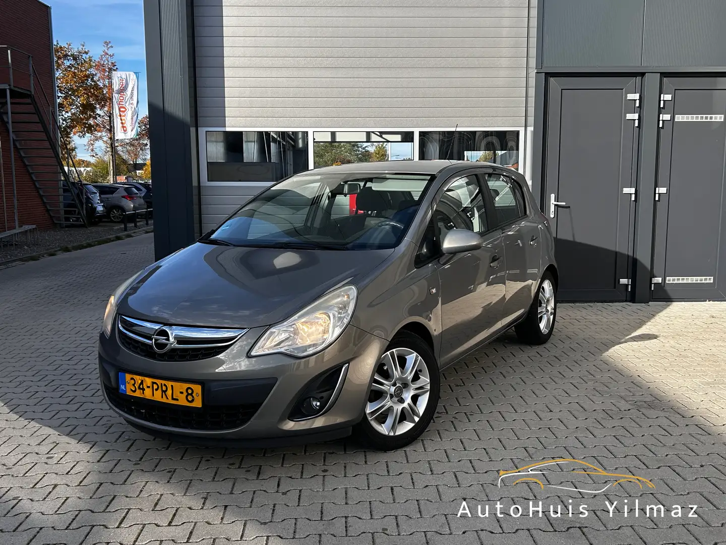 Opel Corsa 1.2-16V Edition 2011 Kahverengi - 1