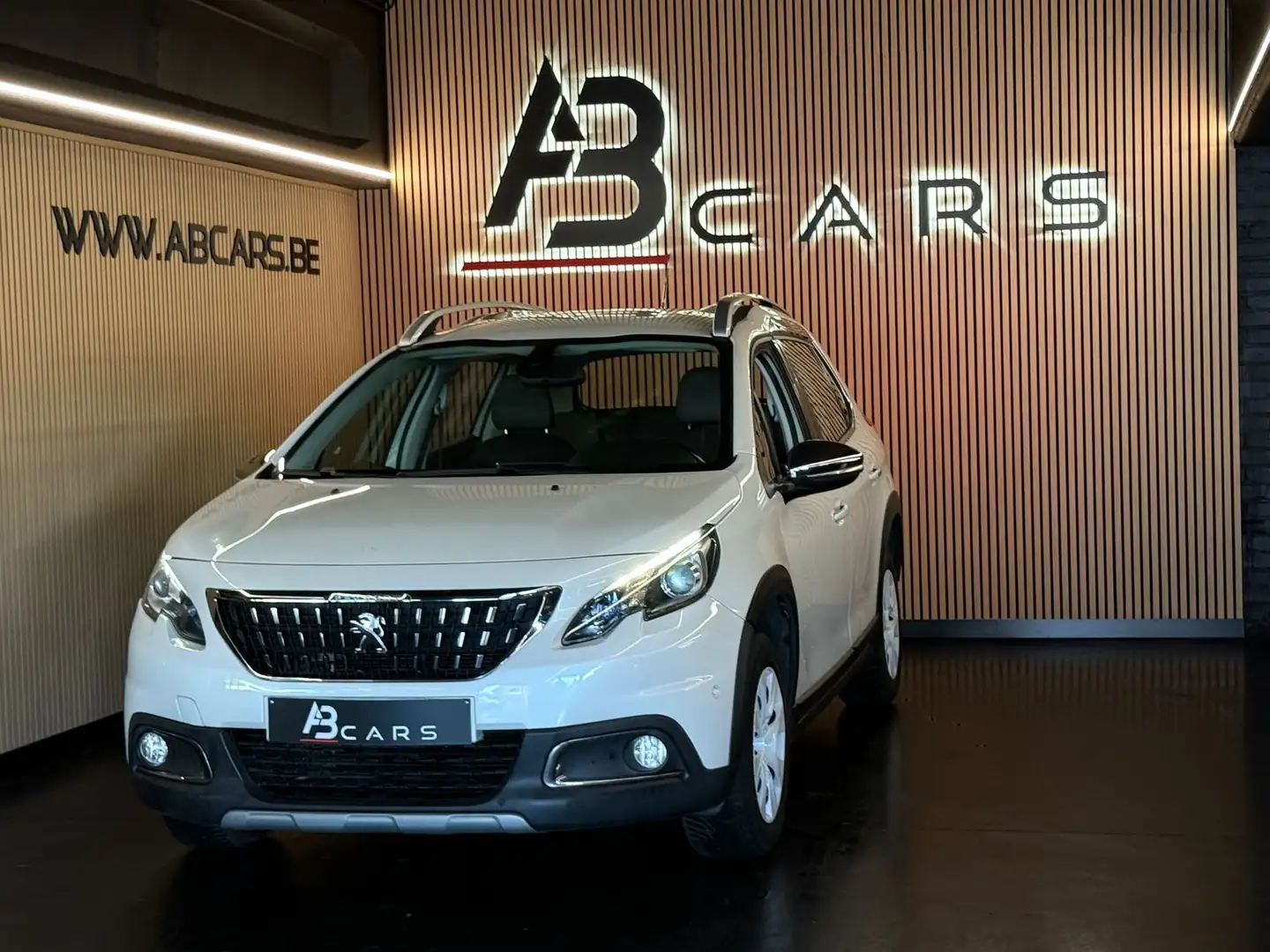 Peugeot 2008 1.2i * GARANTIE 12 MOIS * 1er prop * Blanc - 2