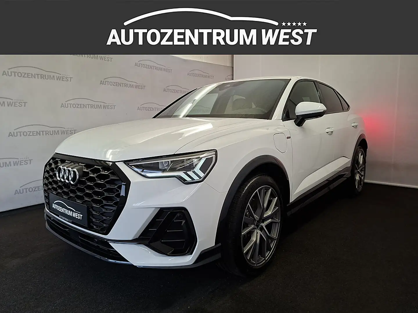 Audi Q3 SB 45 TFSIe *S line*...AHK/NAVI/LED Weiß - 1