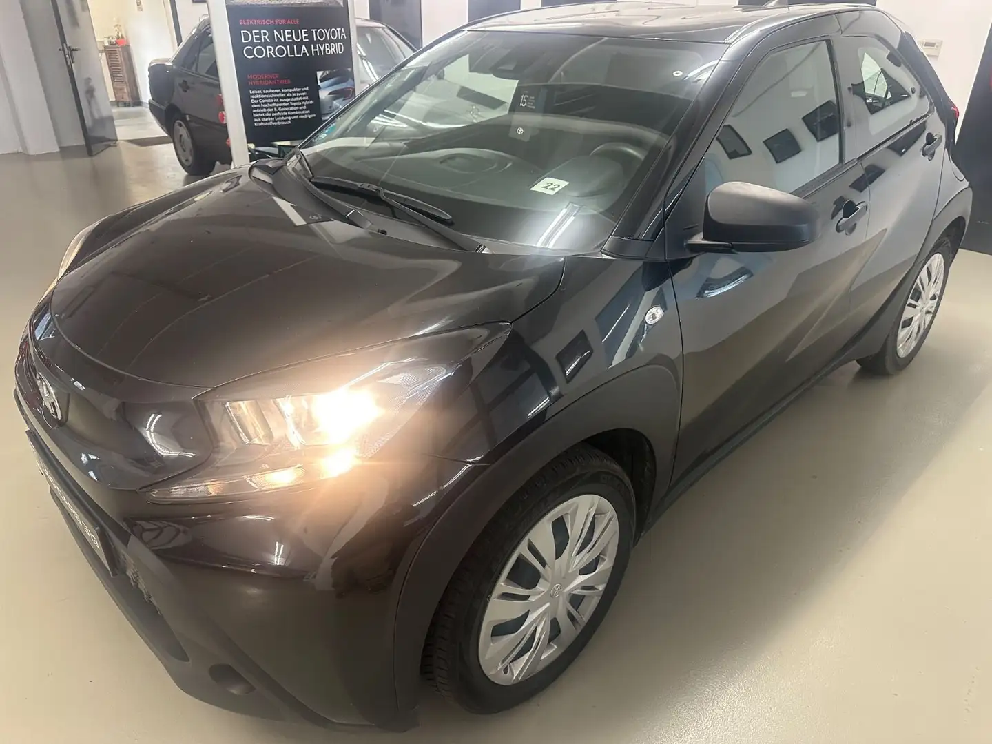 Toyota Aygo X 1,0 Noir - 1