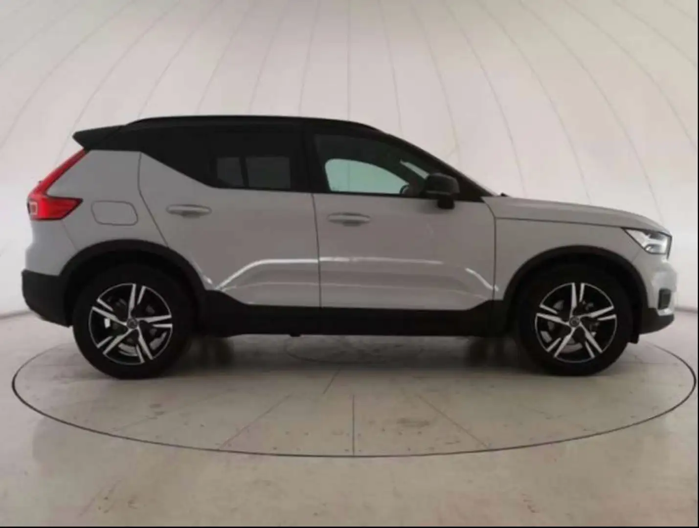 Volvo XC40 2.0 d3 R-design geartronic Argento - 1