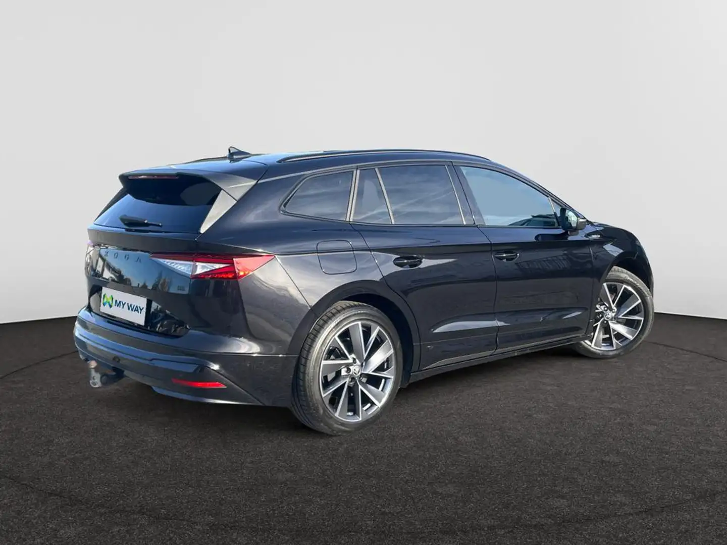 Skoda Enyaq Enyaq 85 Sportline (285pk) /// elektrisch ontgrendelbare Trekhaak /// Elektrische koffer /// Adaptive cruise control ///S Zwart - 2