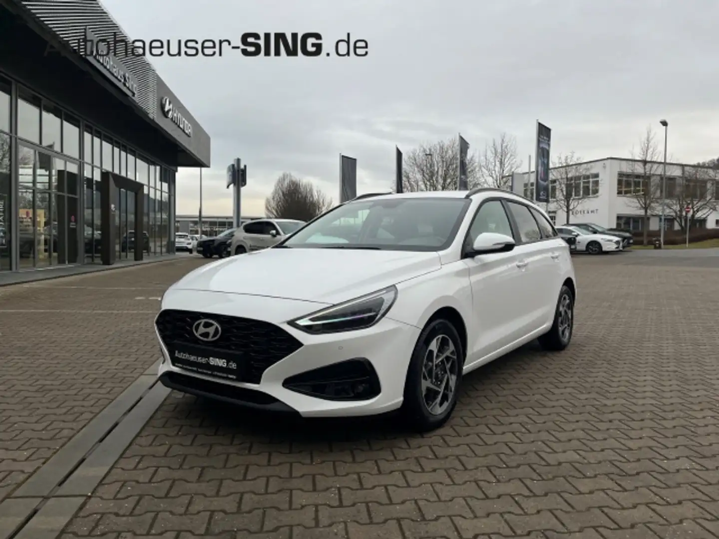 Hyundai i30 cw Smart Navi Hybrid LED Kamera Apple SHZ PDC Weiß - 1