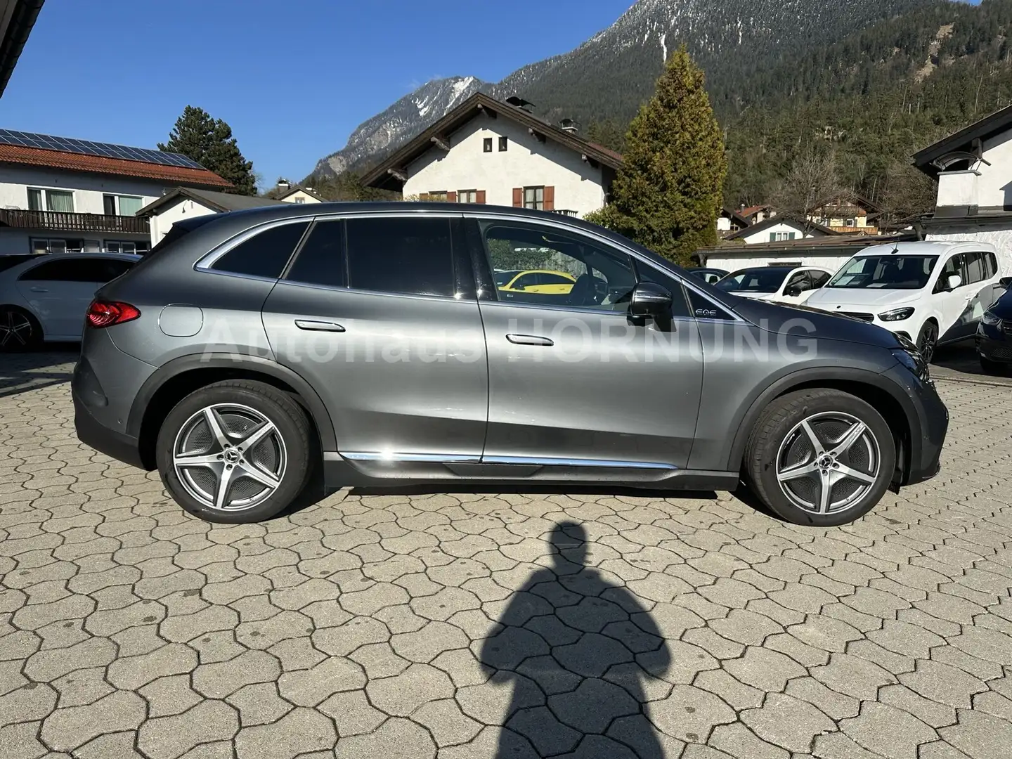 Mercedes-Benz EQE SUV EQE500 4M SUV AMG HINTERACHSLENK AHK DISTR MEMOR Šedá - 2