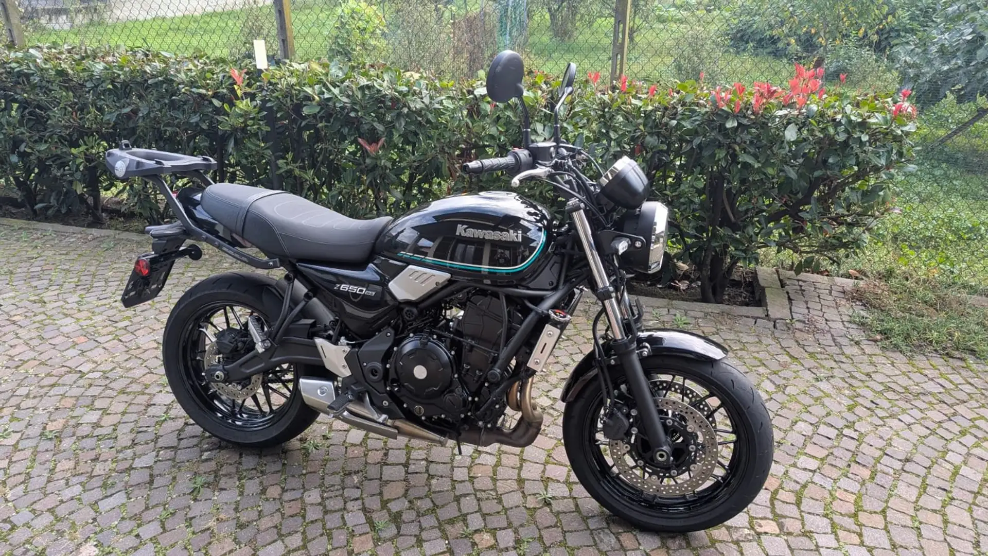 Kawasaki Z 650 RS Fekete - 2