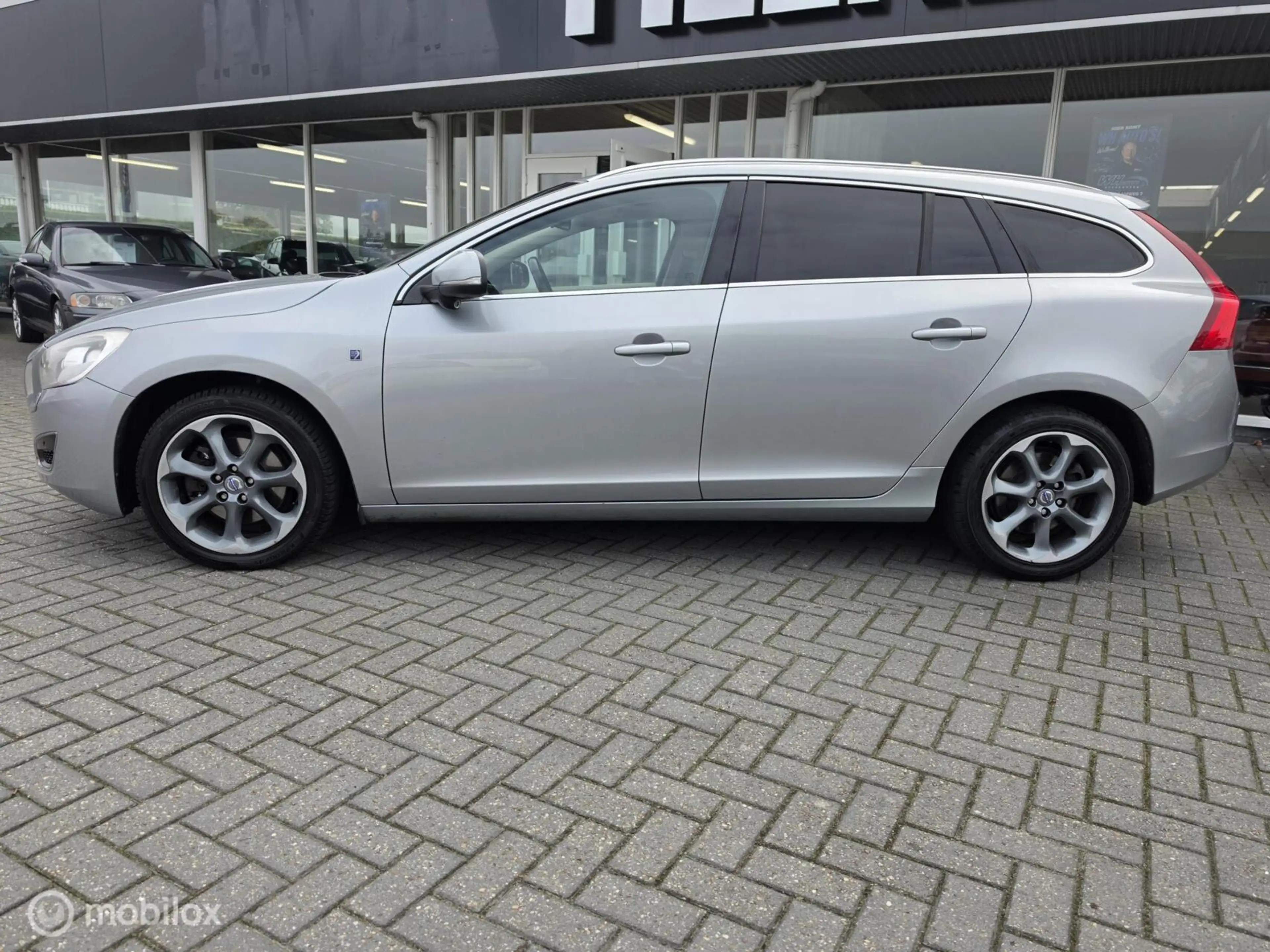 Volvo V60 1.6 T3 Ocean Race | Xenon — photo 8