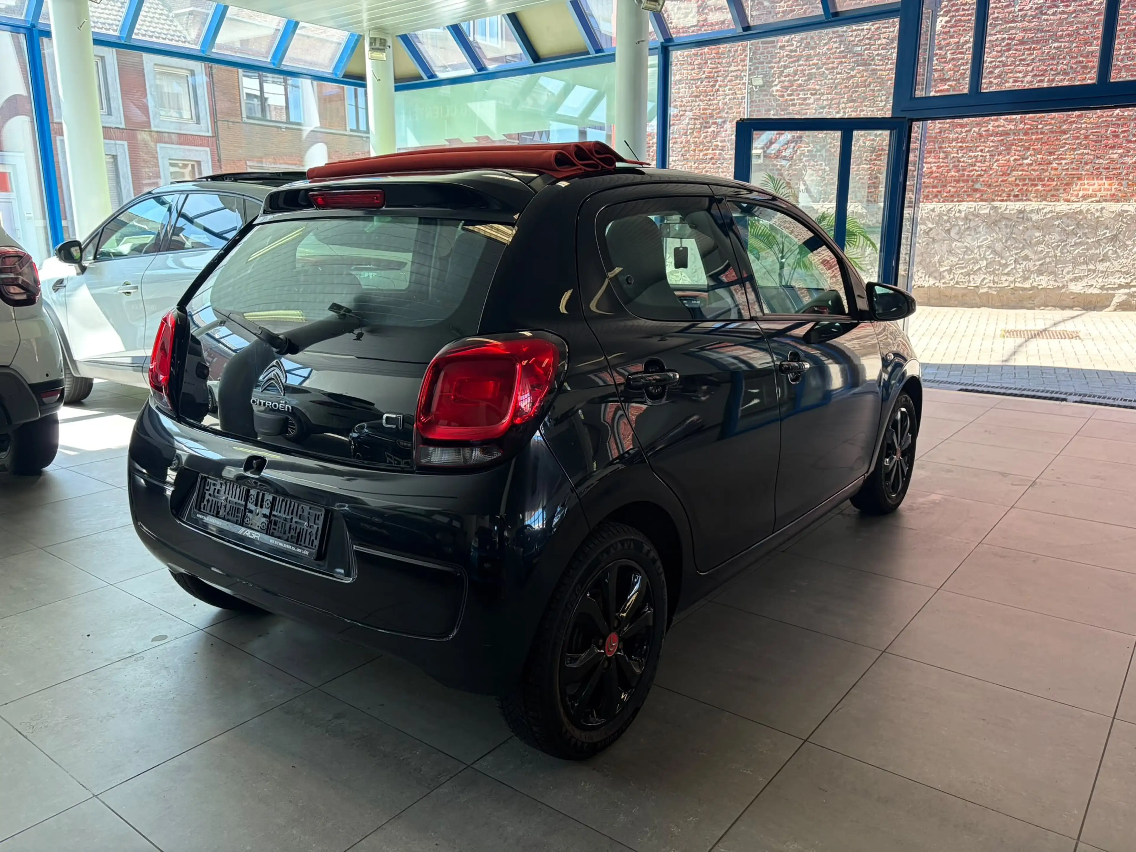 Citroen C1 C1 1.0 VTi Shine Cabriolet dispo de suite ✅✅ — photo 2