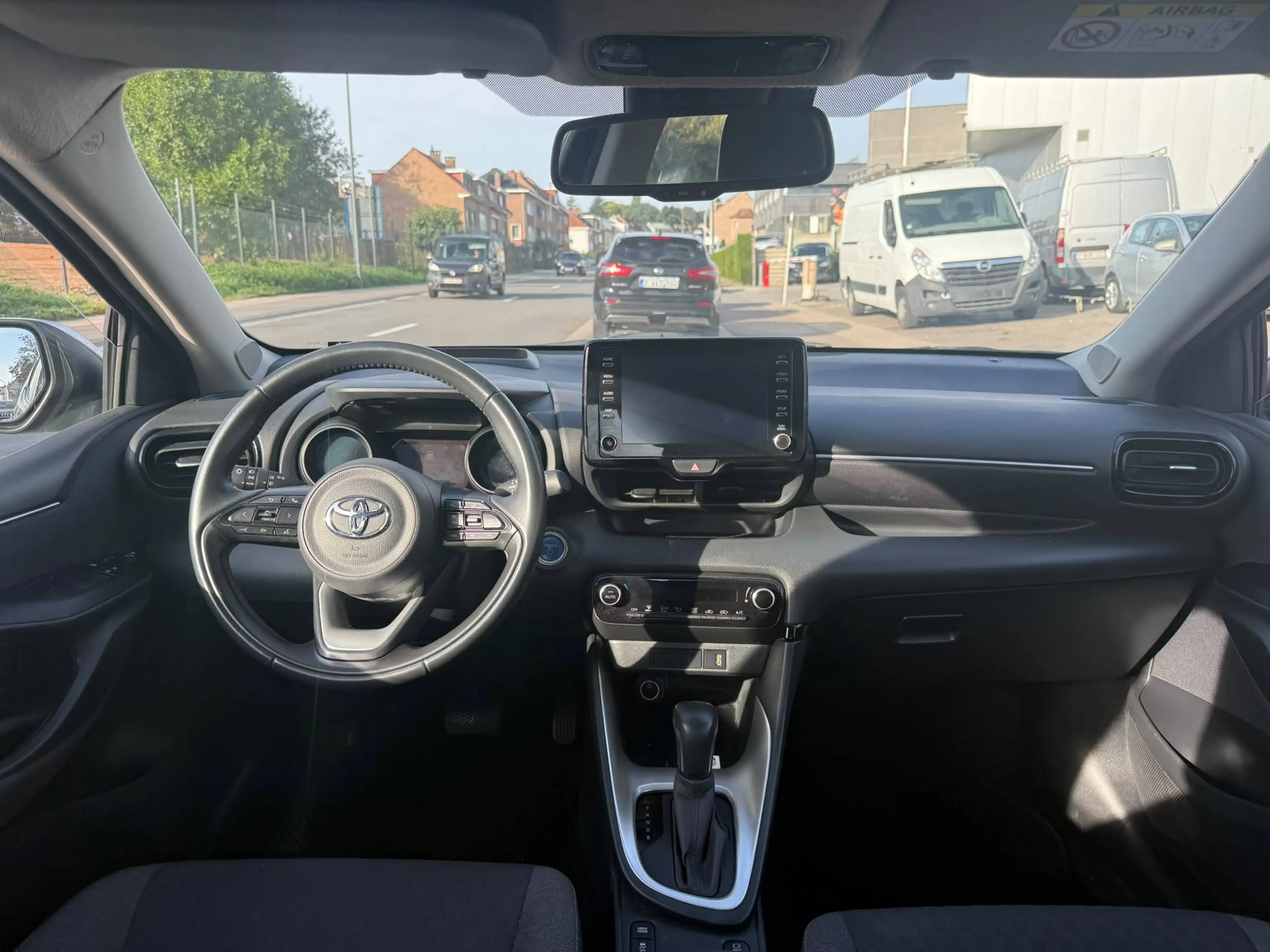 Toyota Yaris HEV Dynamic **12M GARANTIE** — photo 11