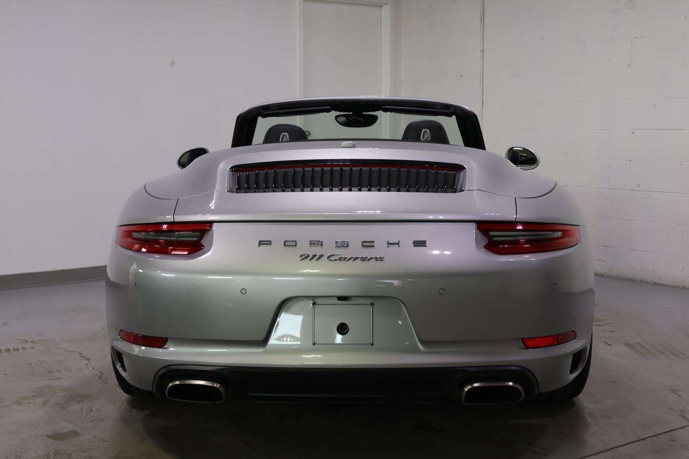 2017 Porsche 911 Carrera Cabriolet | PDK | LOW KM | DEALER SERVICED — снимка 1