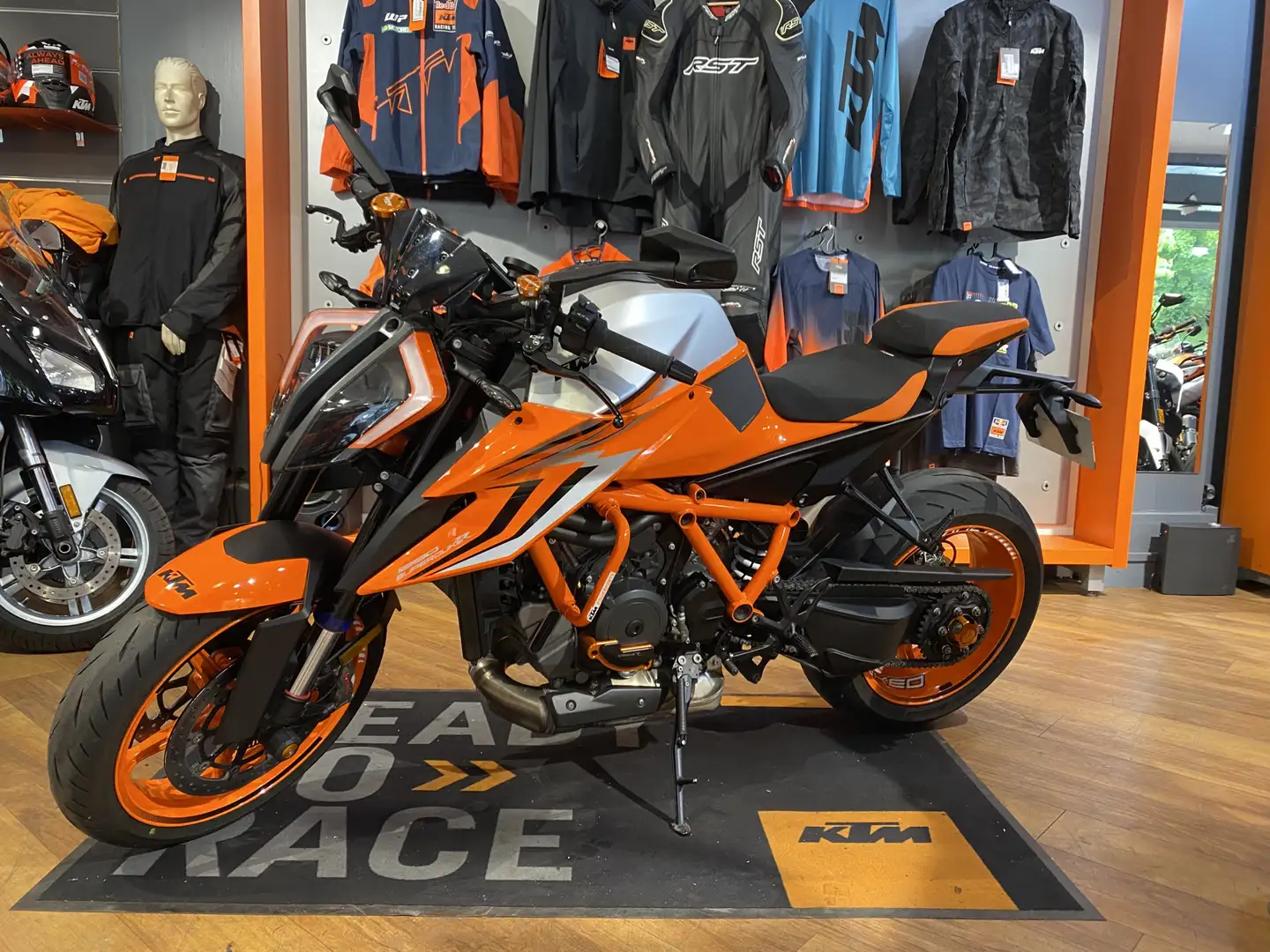 KTM 1290 Super Duke R Arancione - 2