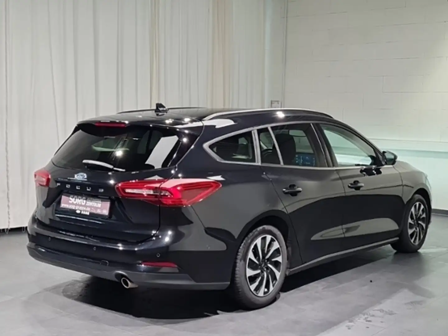 Ford Focus 1.0 MHEV Titanium X*PANO-SD*LED*GJR*-42%* Schwarz - 2