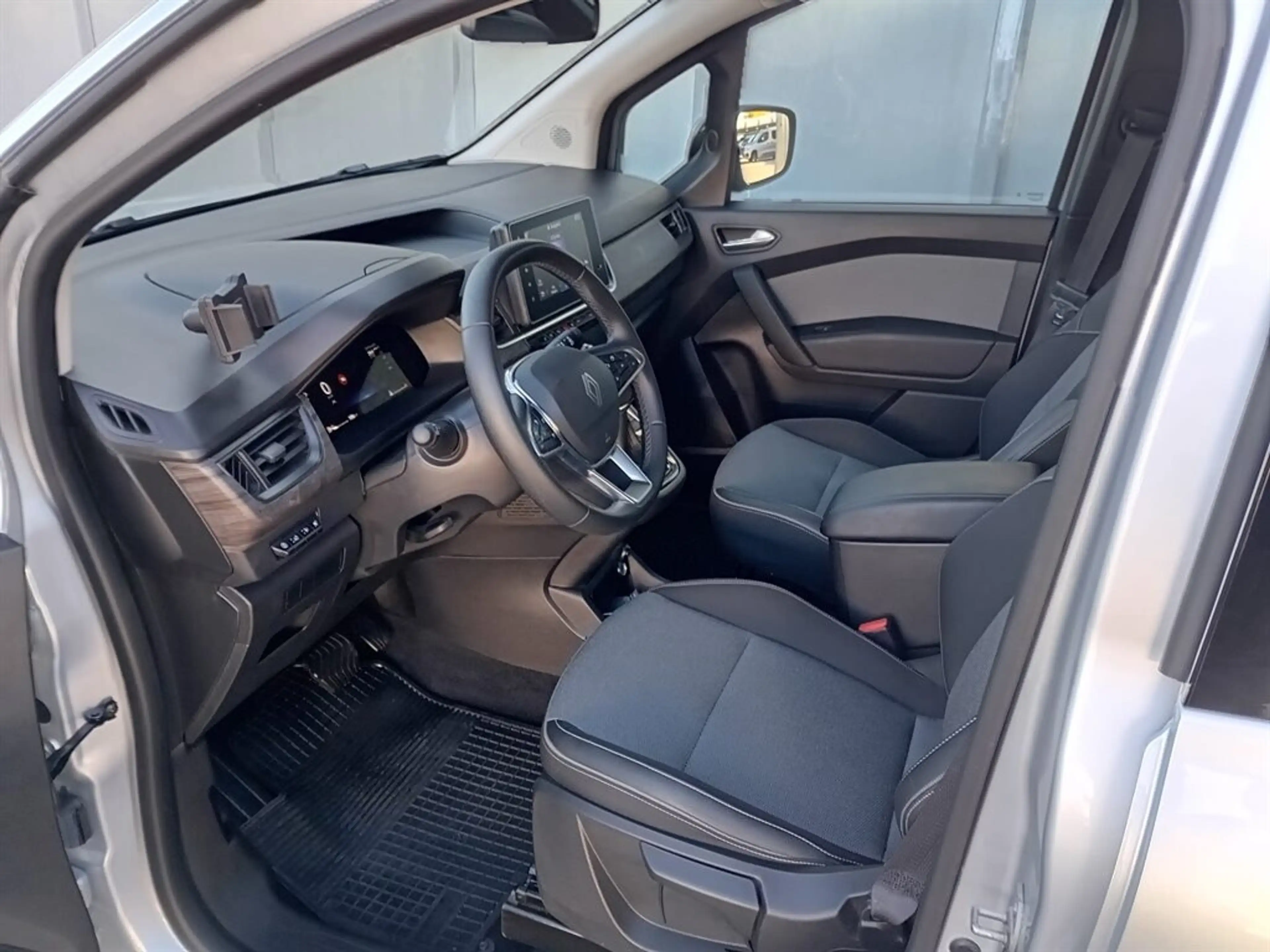 Renault Kangoo Grand Kangoo Techno TCe 130 EDC — photo 10
