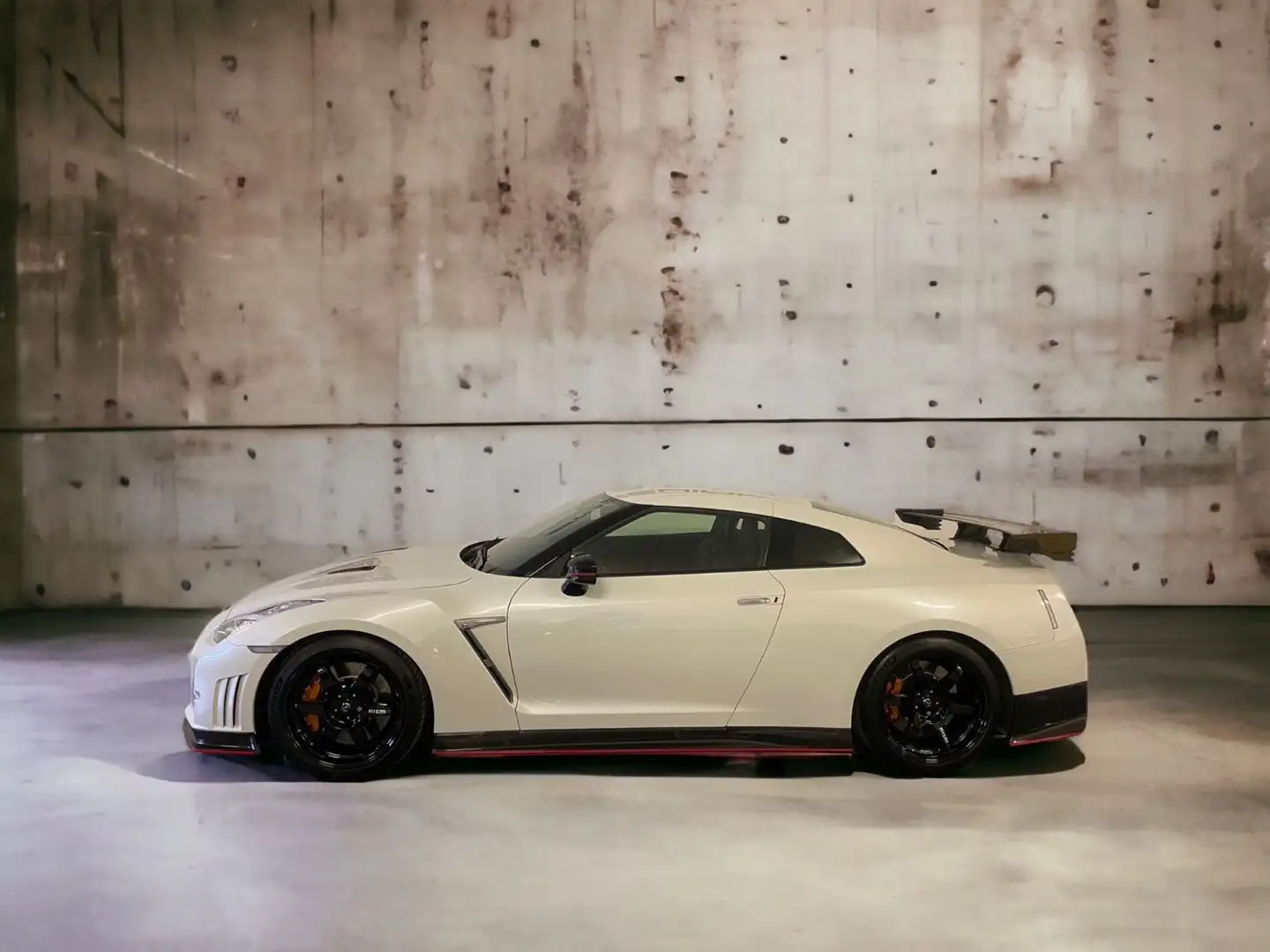 Nissan GT-R Nismo, Sammlerfahrzeug Білий - 2