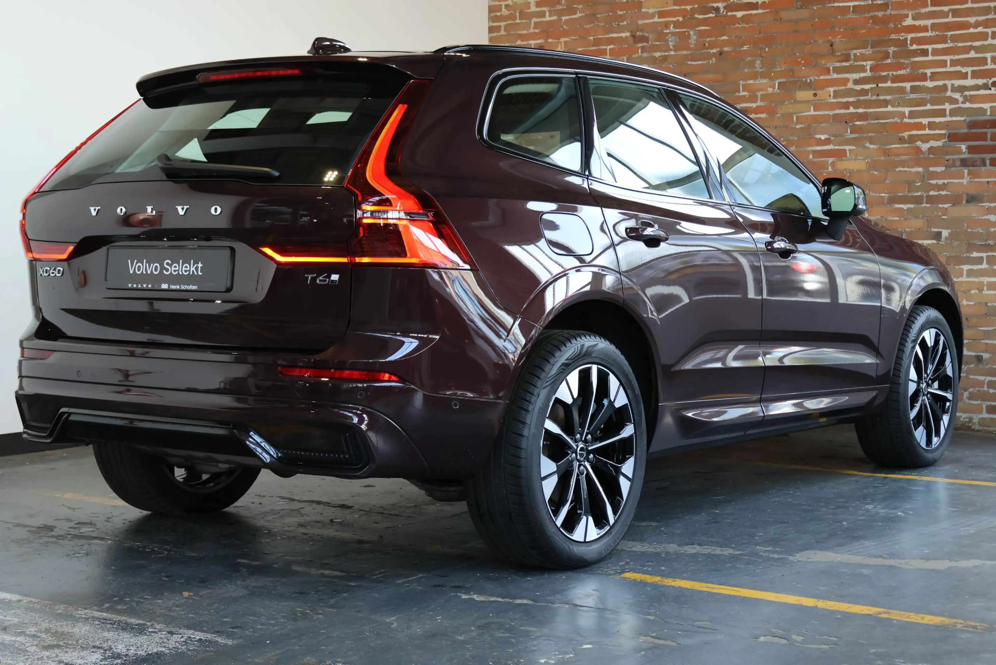 Volvo XC60 T6 Plug-in hybrid AWD Ultra Dark | Luchtvering | S — photo 3
