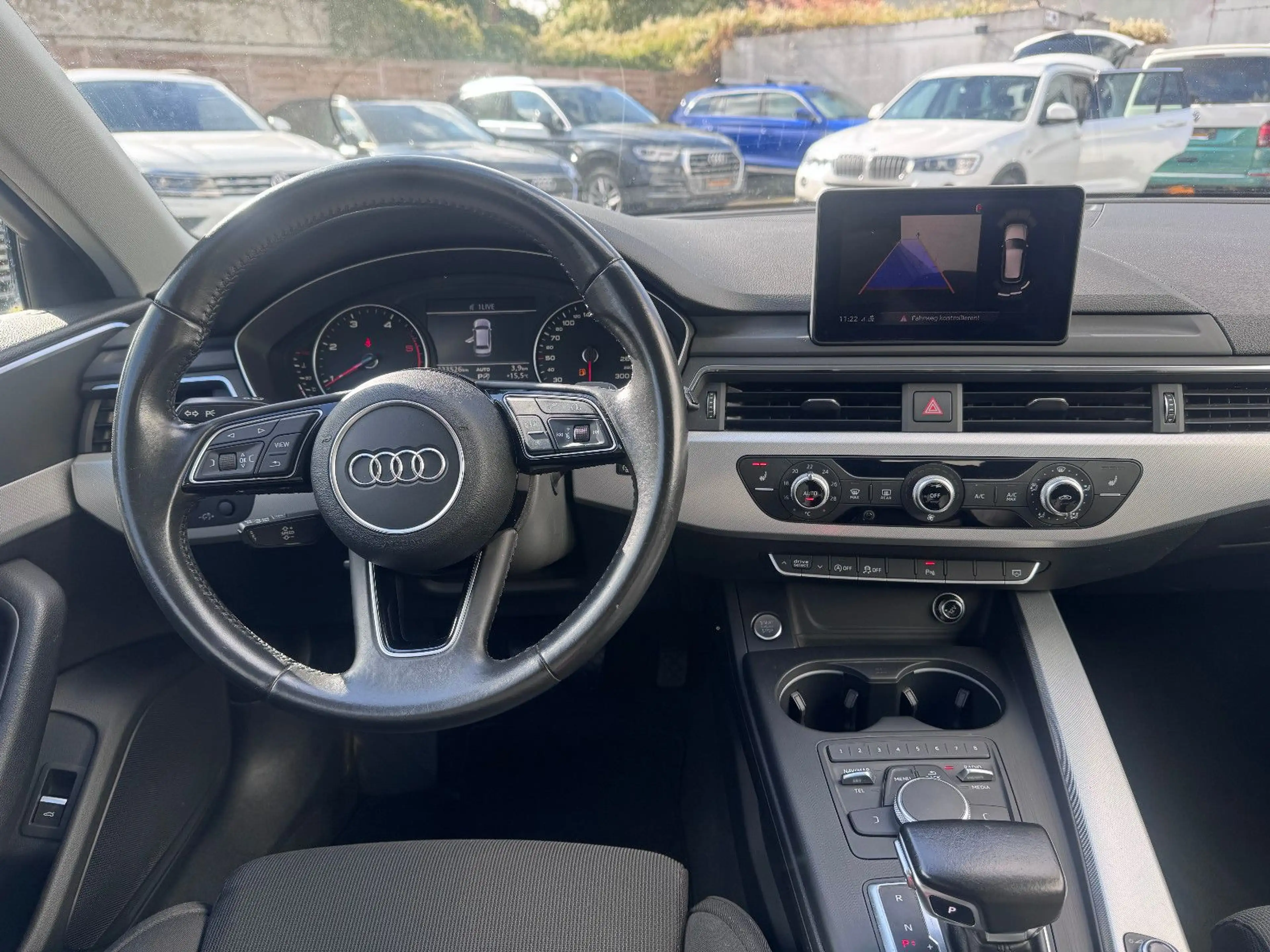 Audi A4 Avant 2.0 TDI quattro sport Rückfahrkamera — photo 10