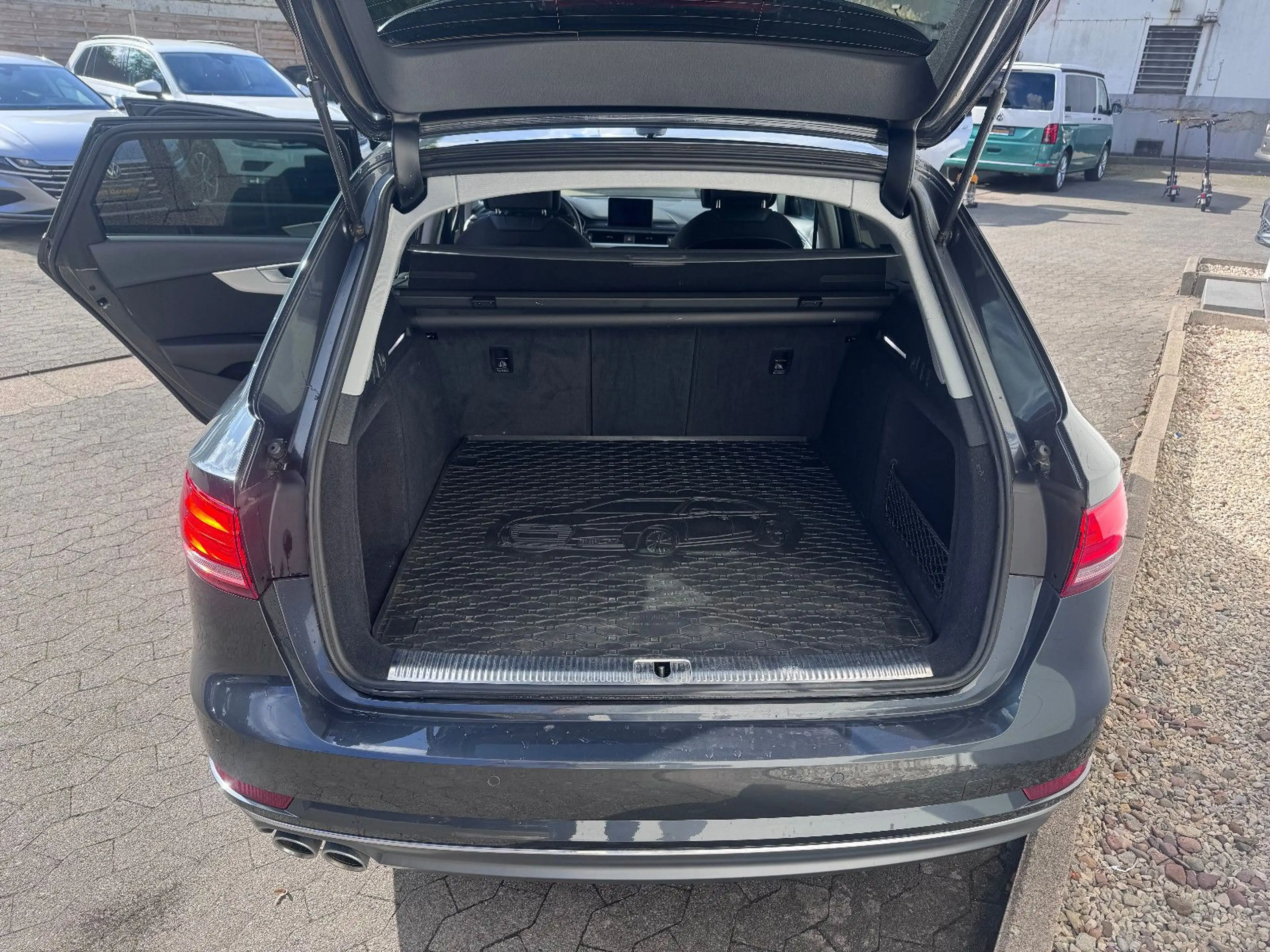 Audi A4 Avant 2.0 TDI quattro sport Rückfahrkamera — photo 13